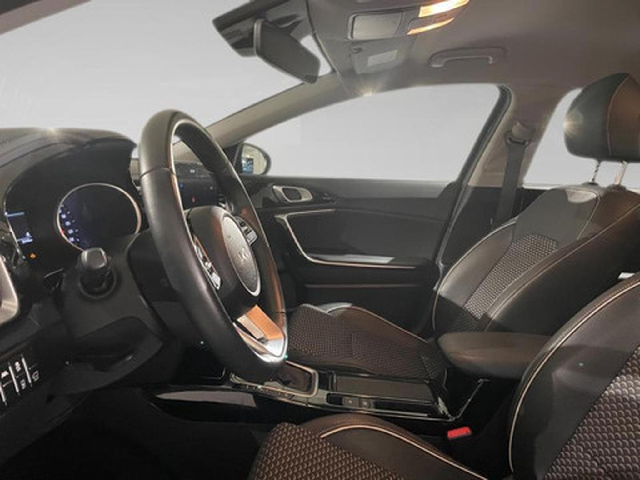 Kia XCeed 1.5 T-GDi 140 DCT Pulse (2026) - Photo 3