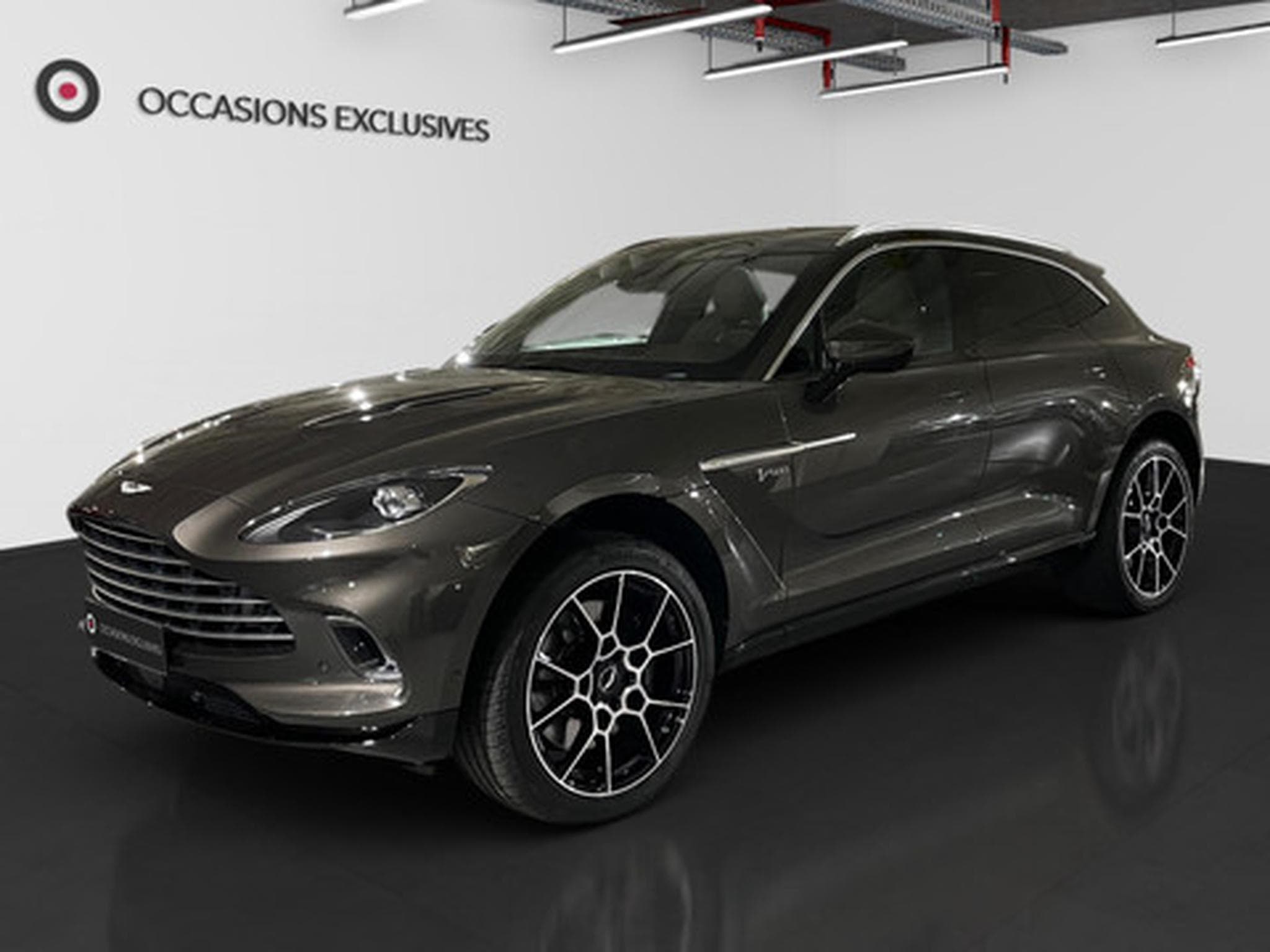 Aston-Martin DBX 4.0 V8 4WD Auto MY21 (2026) - Photo 1