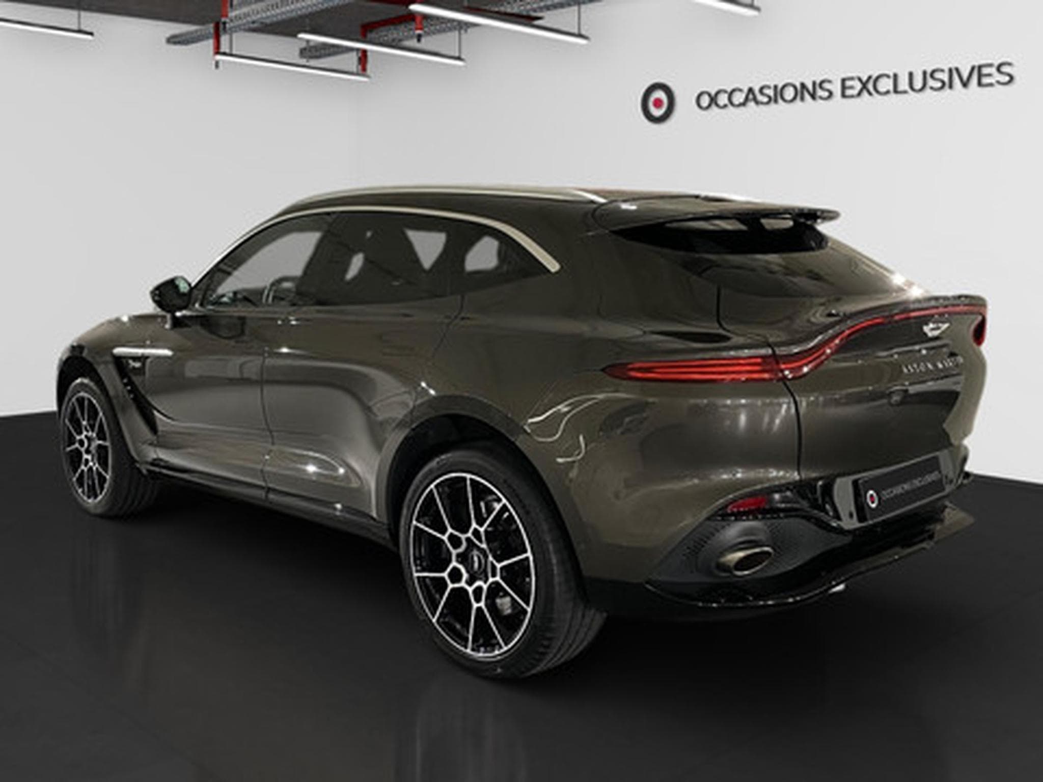 Aston-Martin DBX 4.0 V8 4WD Auto MY21 (2026) - Photo 17