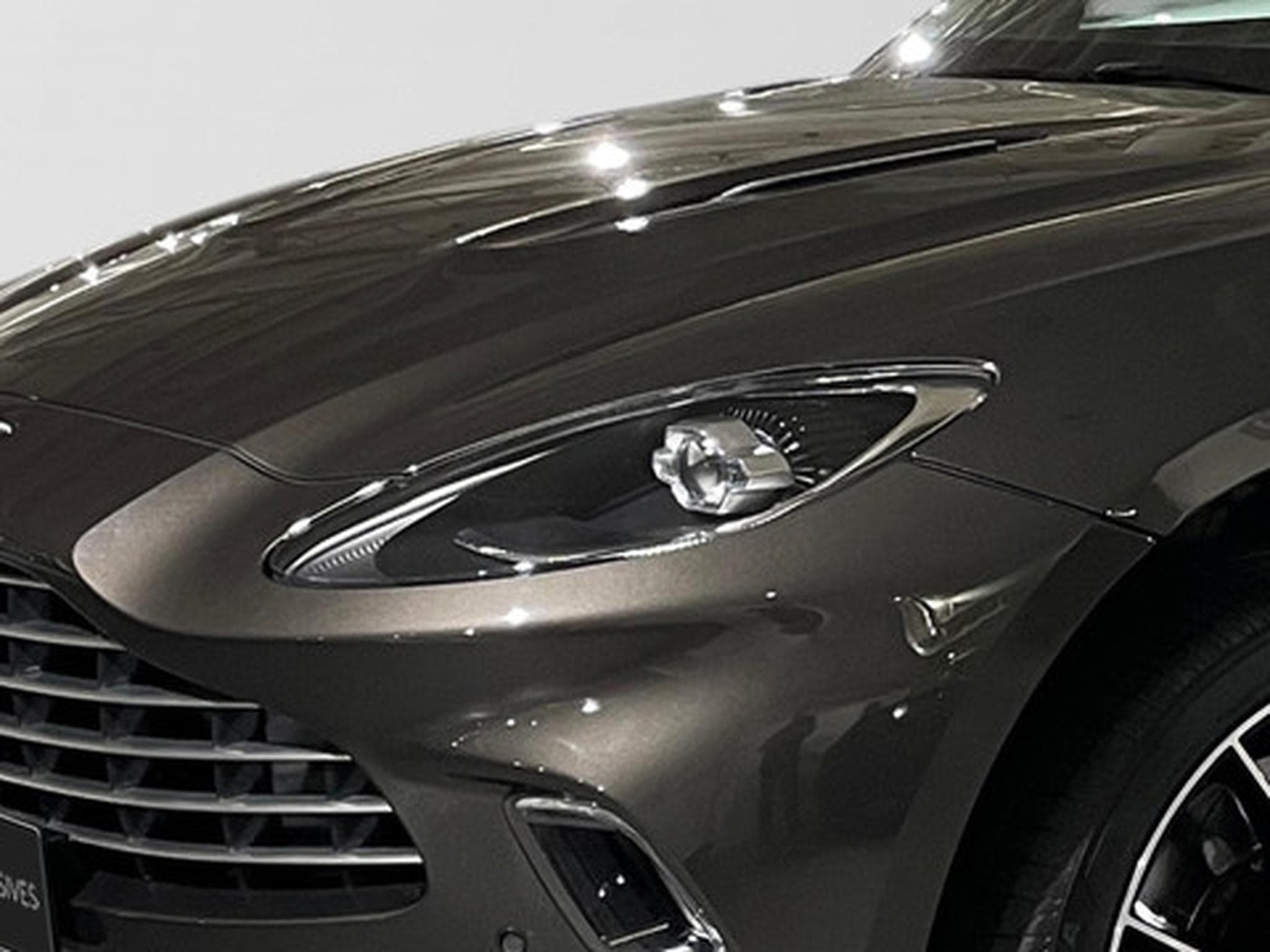 Aston-Martin DBX 4.0 V8 4WD Auto MY21 (2026) - Photo 25