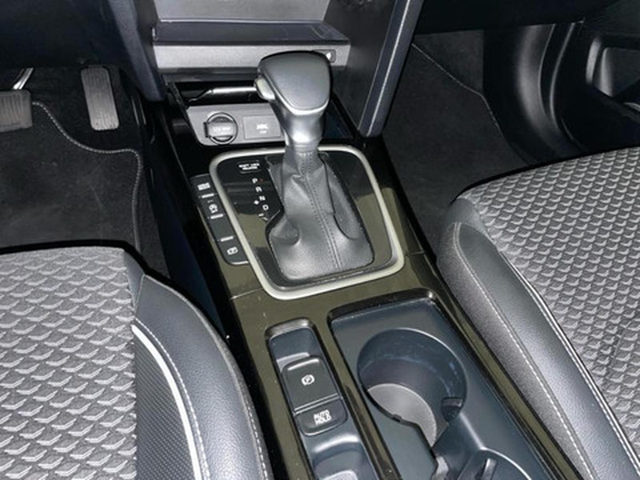 Kia Ceed Pulse 1.0 T-GDI 120 MHEV DCT ISG (2026) - Foto 10