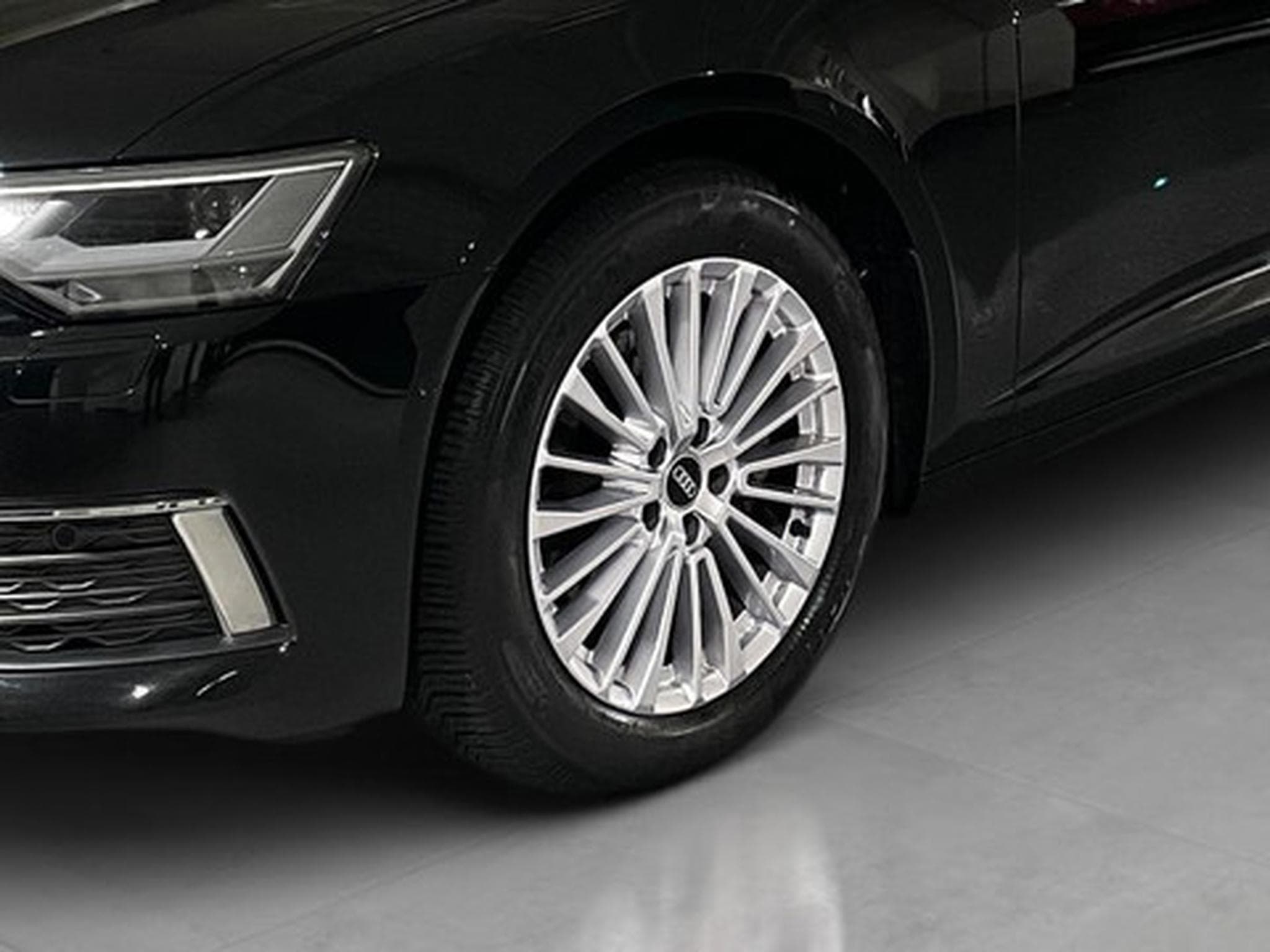 Audi A6 40 TDI S tronic Design (2026) - Photo 21