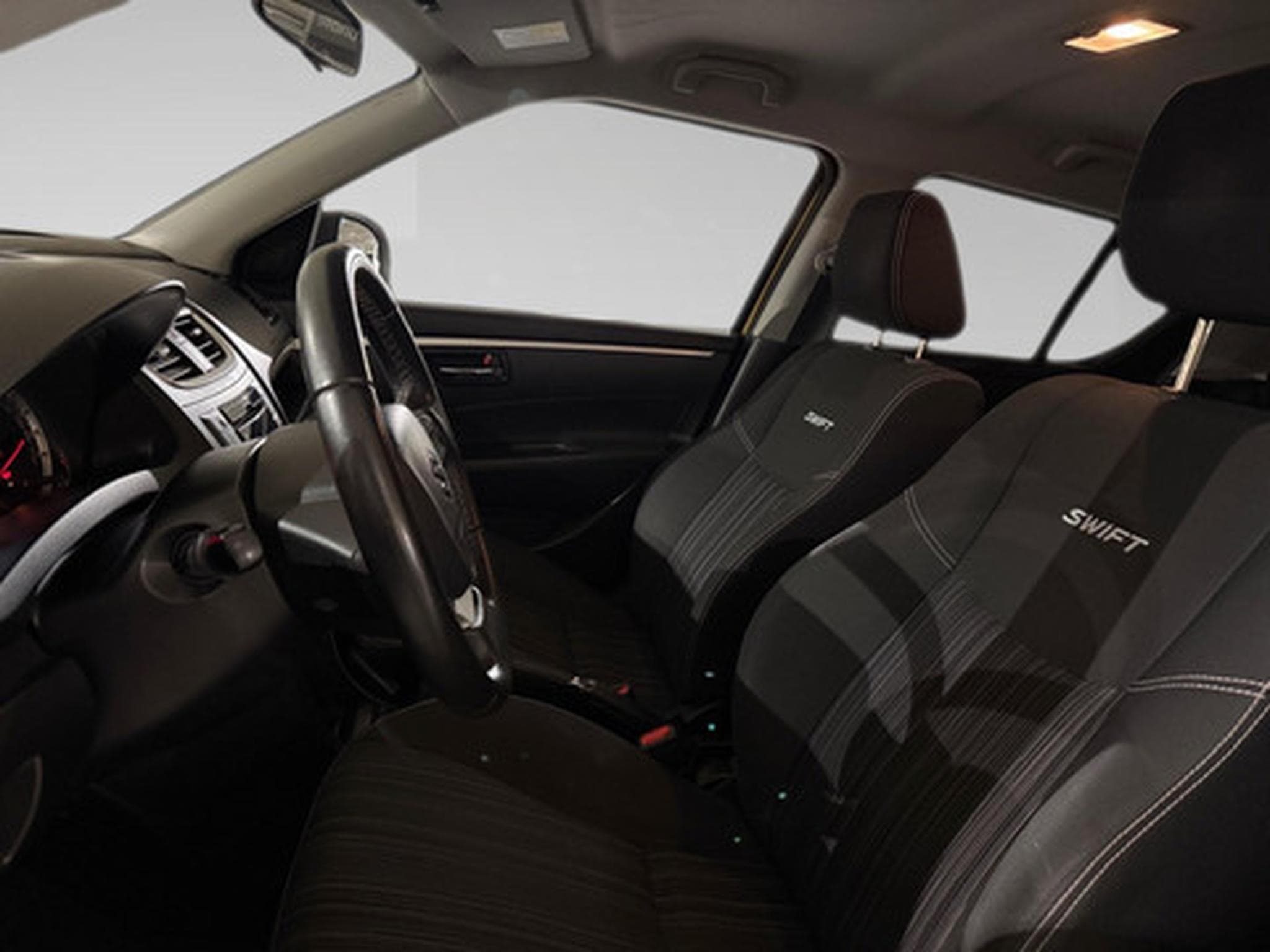 Suzuki Swift 1.2 Club (2026) - Photo 4