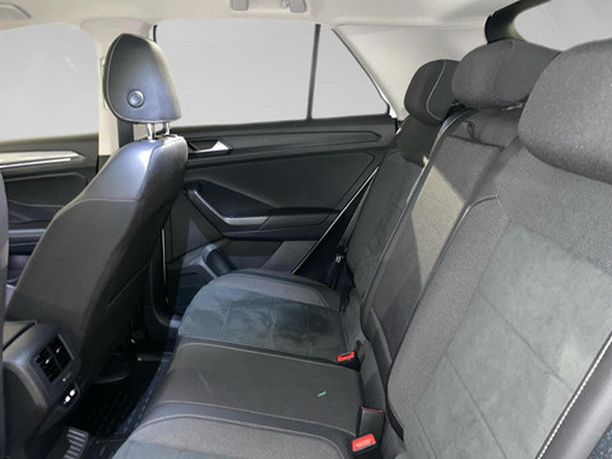 VW T-Roc 1.5 TSI ACT 110kW Style DSG7 (2026) - Photo 11