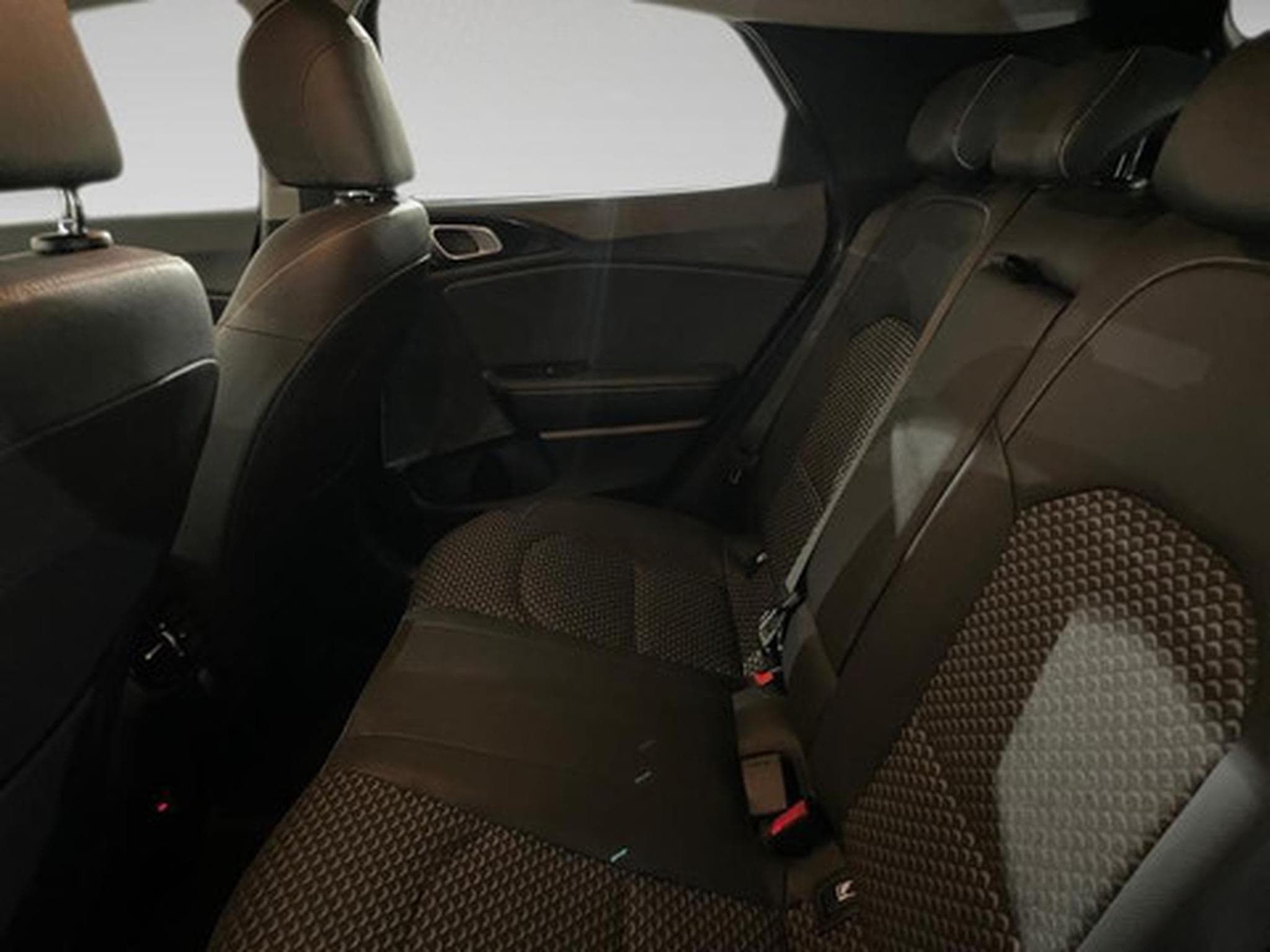 Kia XCeed 1.5 T-GDi 140 DCT Pulse (2026) - Photo 10