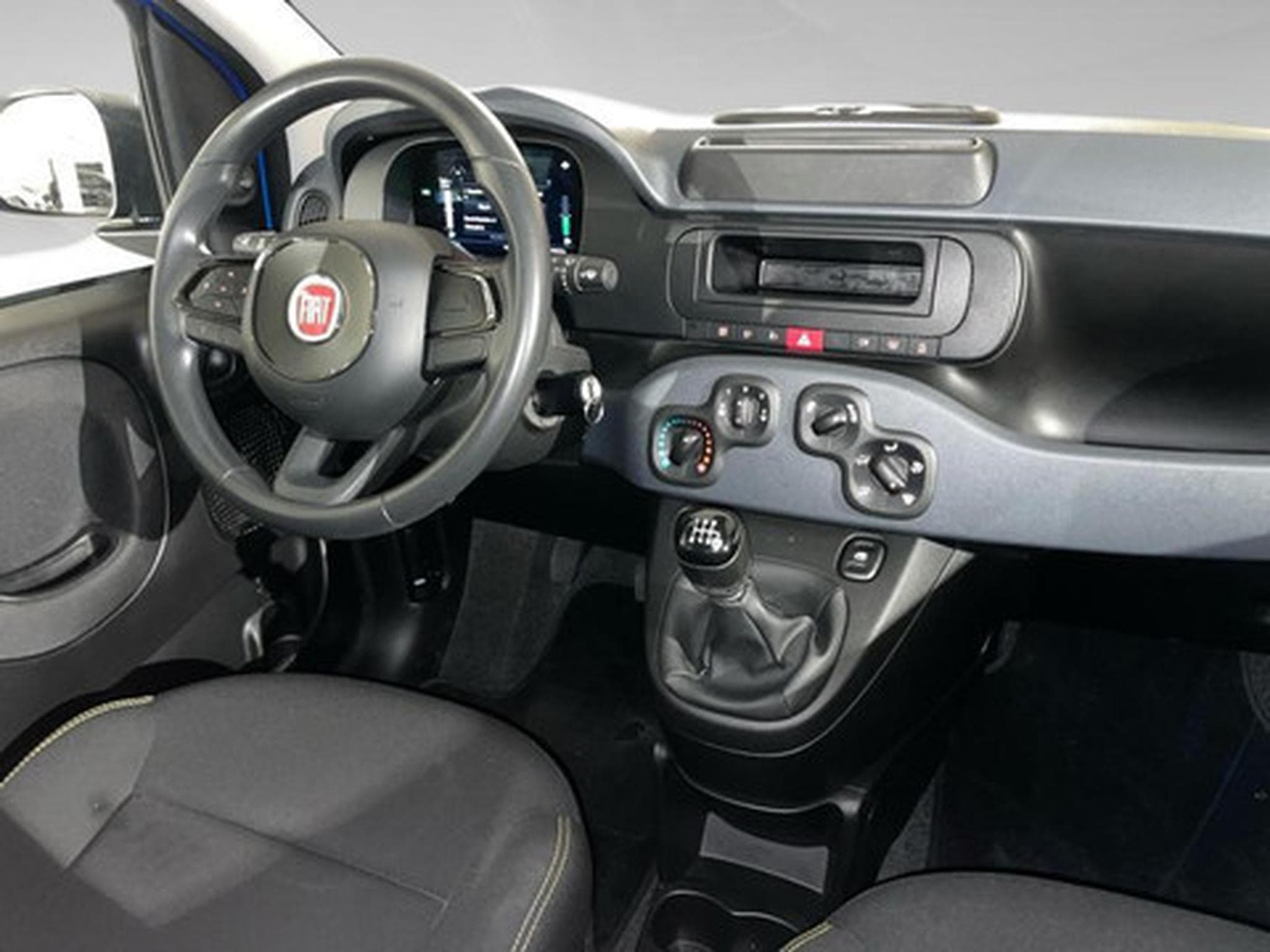 Fiat Panda 1.0 Hybrid 70 MT6 (2026) - Photo 6