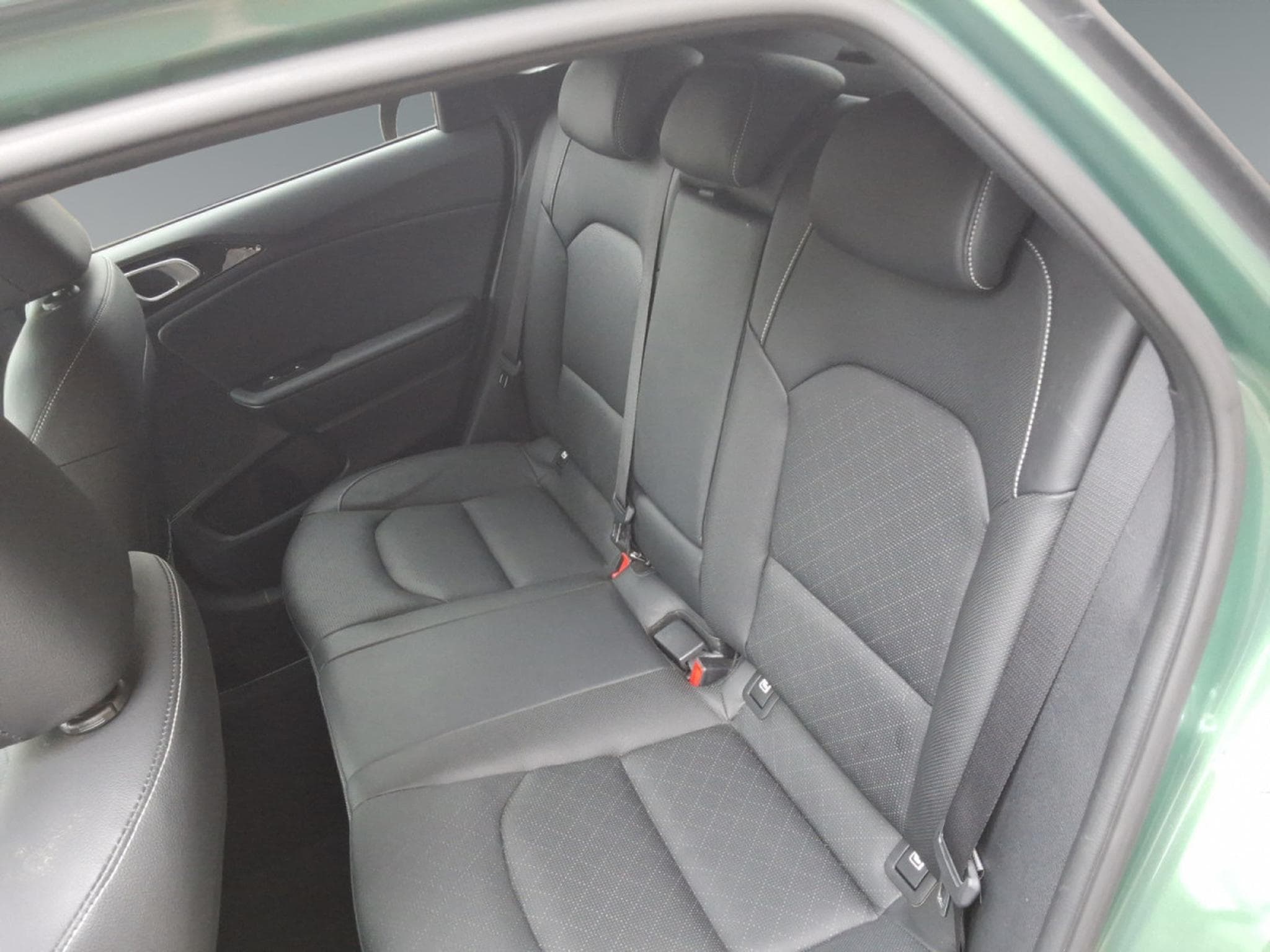 Kia Ceed GT Line 1.5 T-GDi 160 DCT7 (2024) - Foto 15