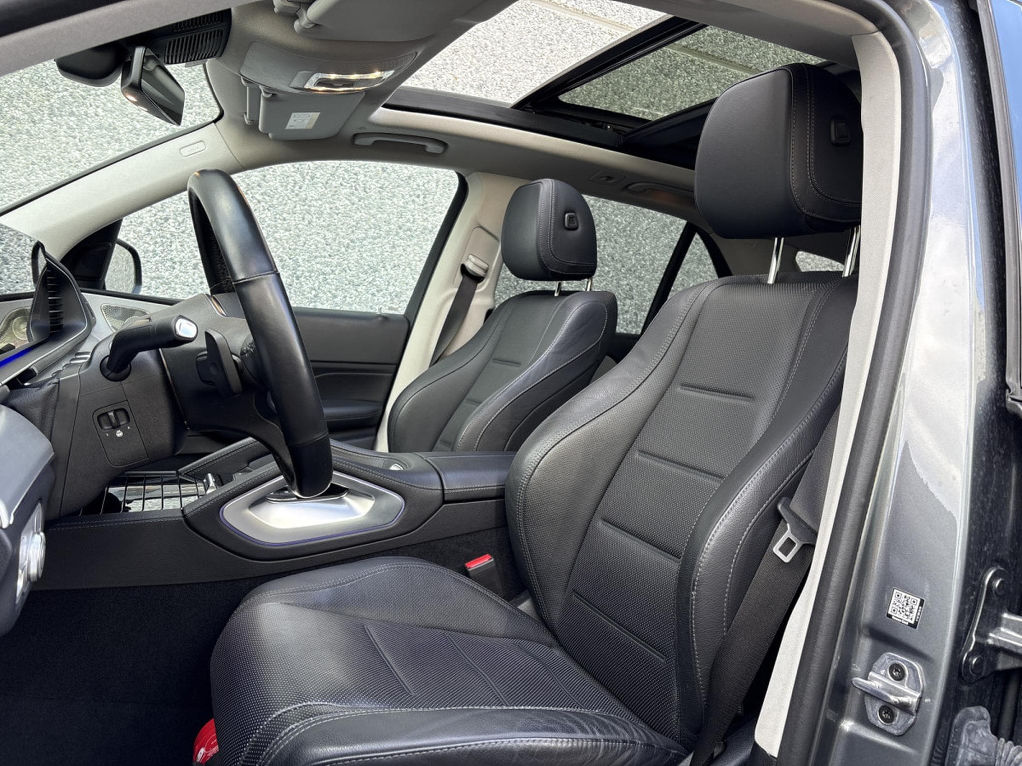 Mercedes GLE 400 D AMG/ 4Matic /AMG/PANORAMA/ BURMESTER/360/ (2023) - Photo 10