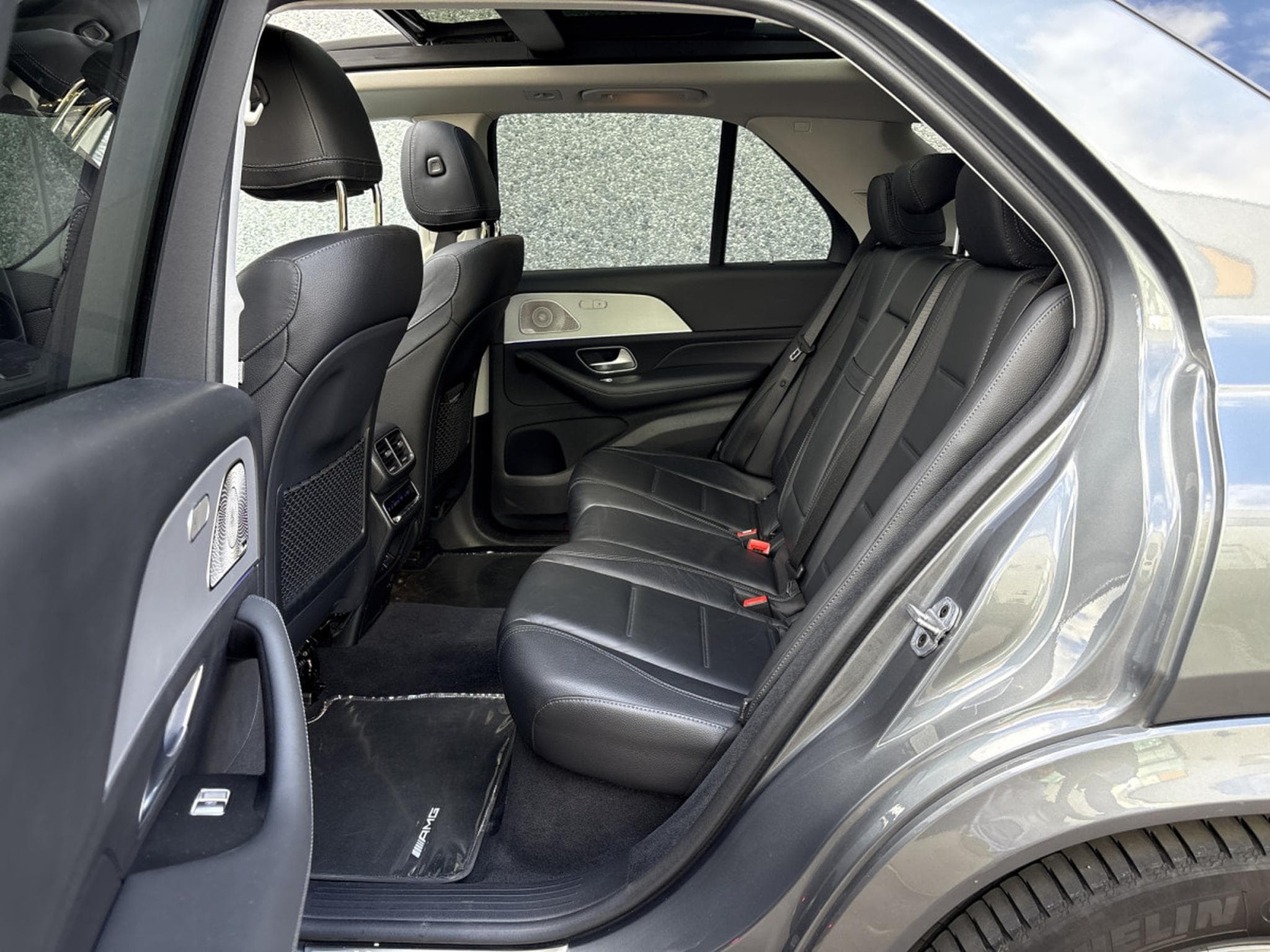 Mercedes GLE 400 D AMG/ 4Matic /AMG/PANORAMA/ BURMESTER/360/ (2023) - Photo 11