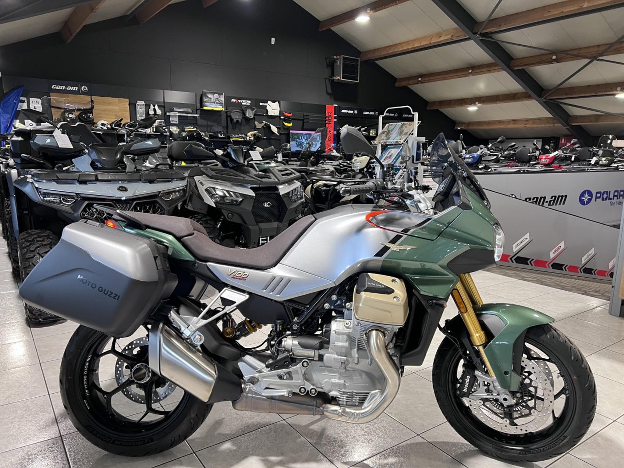 Moto Guzzi V100 S MANDELLO (2026) - Photo 1