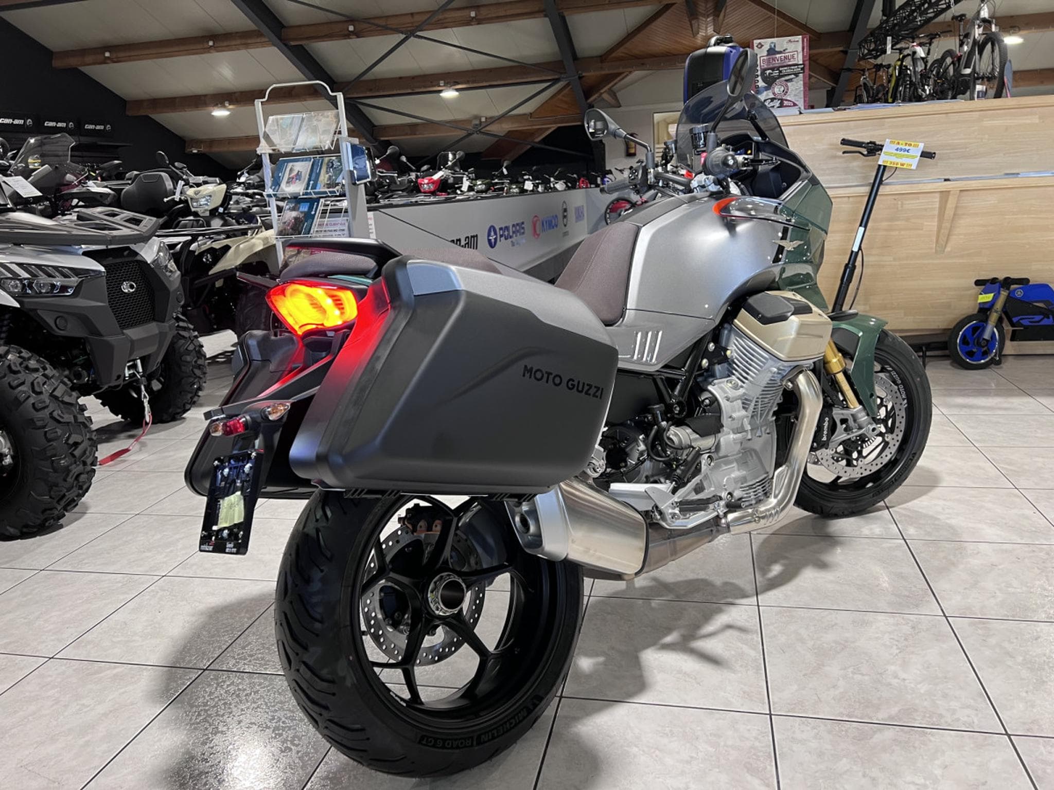 Moto Guzzi V100 S MANDELLO (2026) - Photo 2