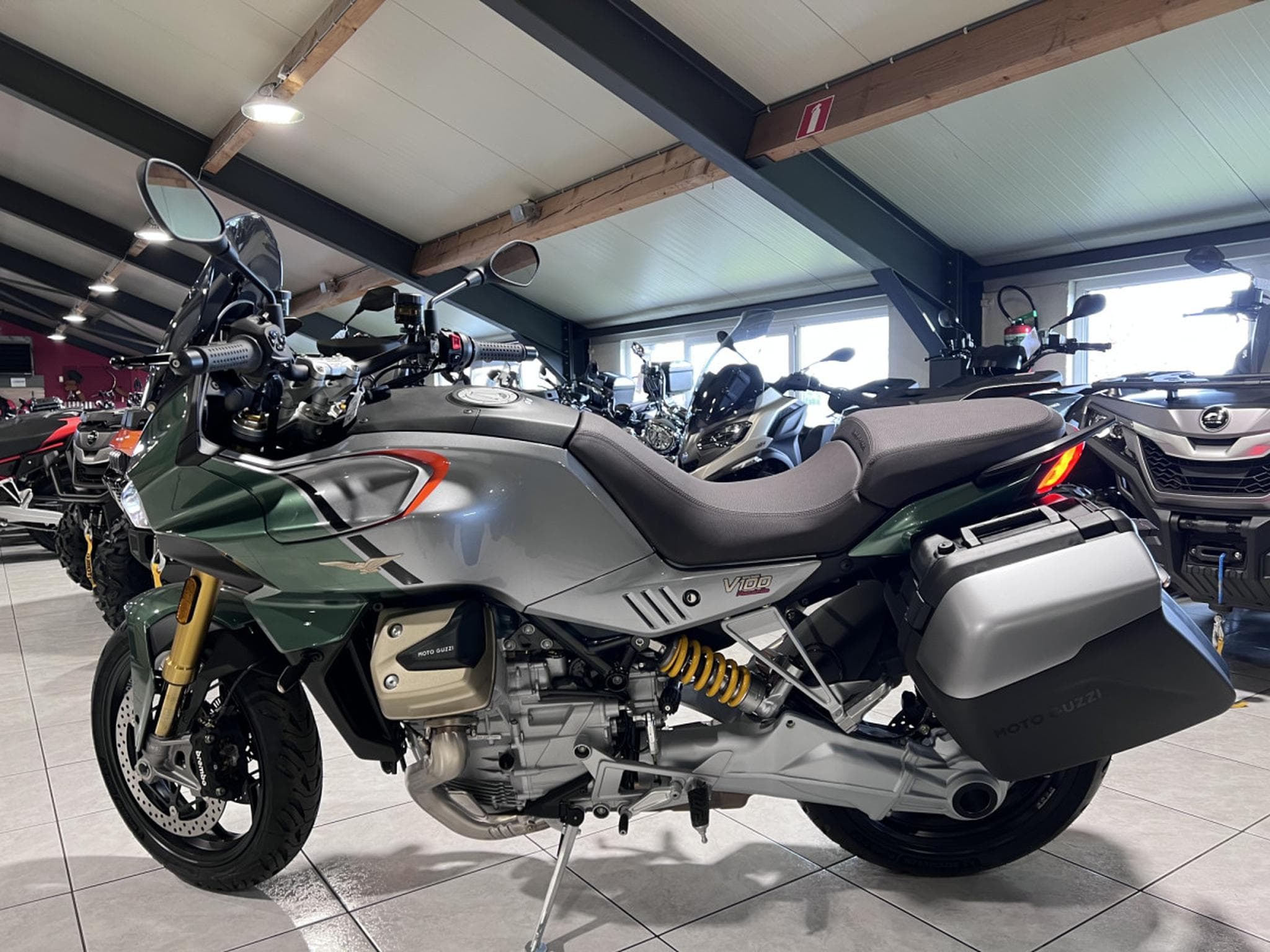 Moto Guzzi V100 S MANDELLO (2026) - Photo 3