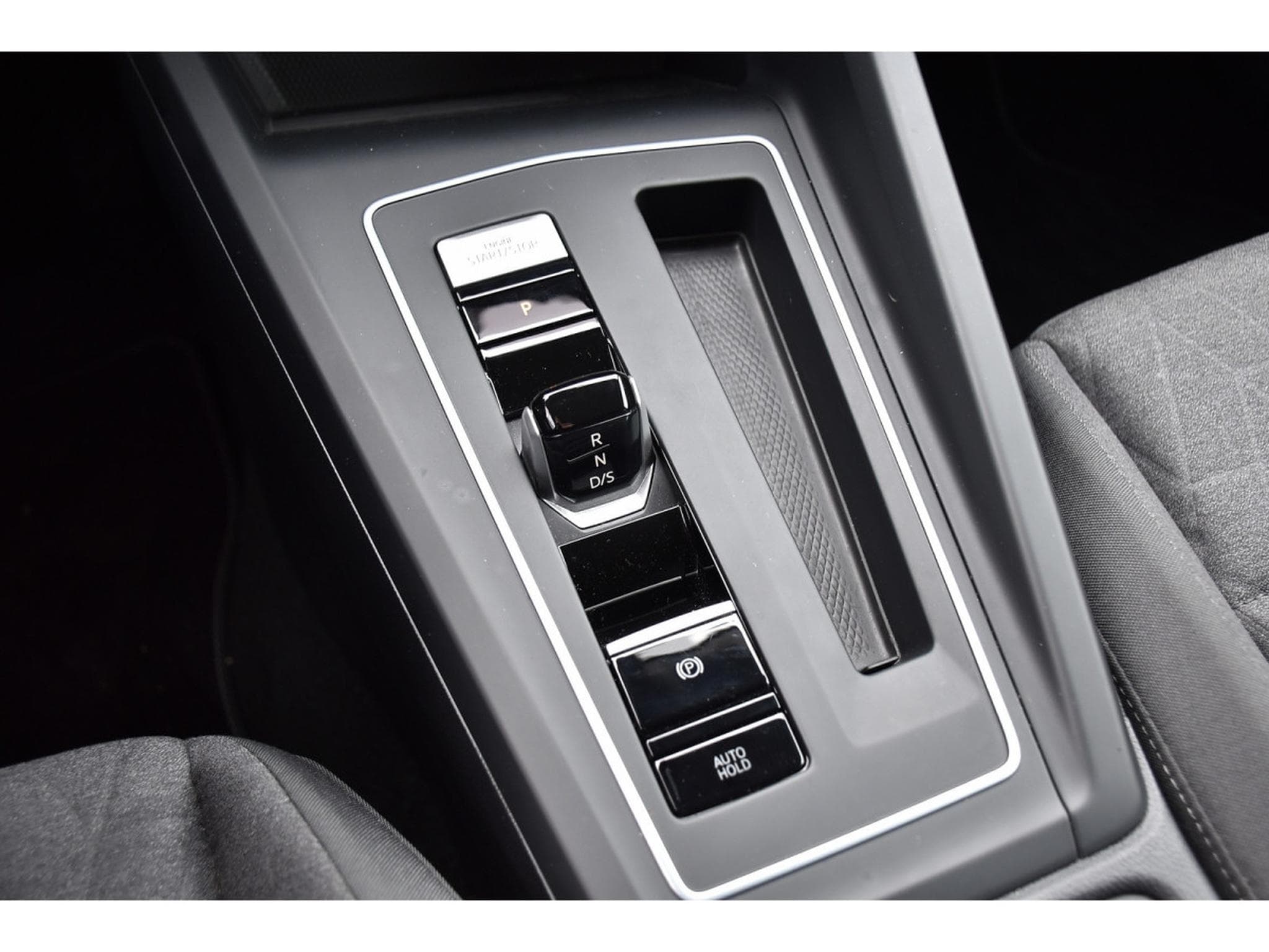 VW Golf 2.0 TDI Life DSG ACC GPS LANE 1° MAIN (2025) - Photo 18