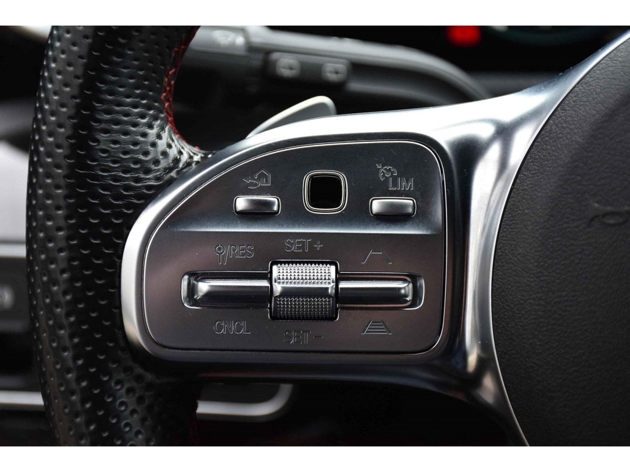 Mercedes A 200 AMG Line 7G DISTRONIC KEYLESS CAM NIGHT MIDLINE 1° MAIN (2023) - Photo 20