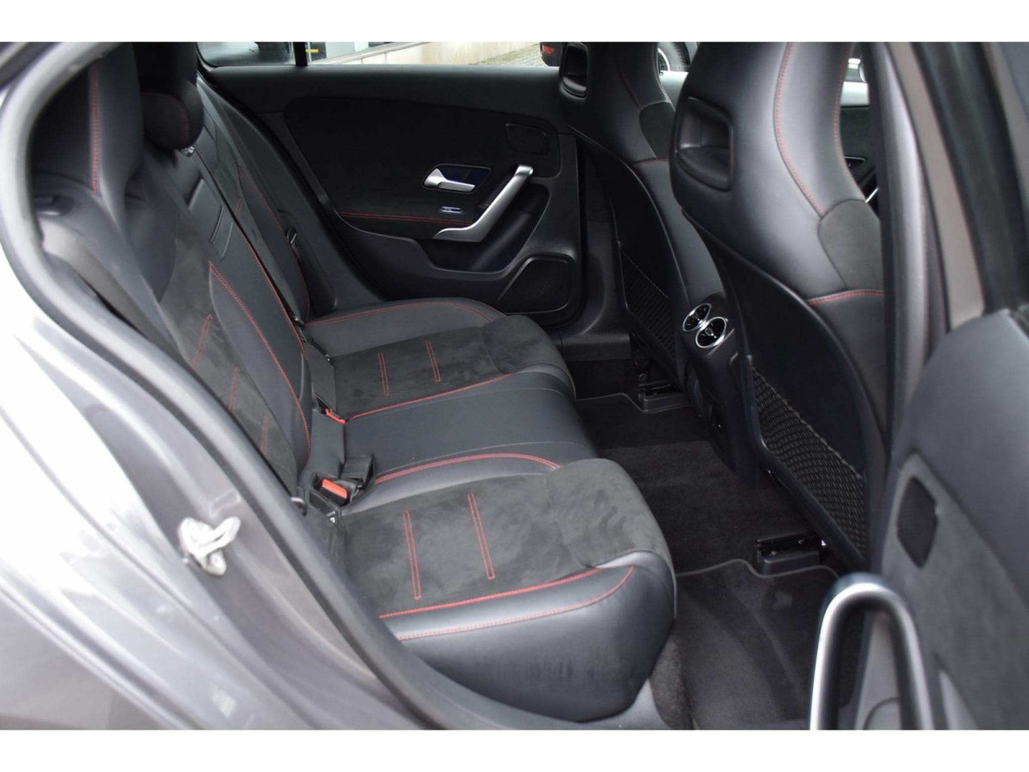 Mercedes A 200 AMG Line 7G DISTRONIC KEYLESS CAM NIGHT MIDLINE 1° MAIN (2023) - Photo 8