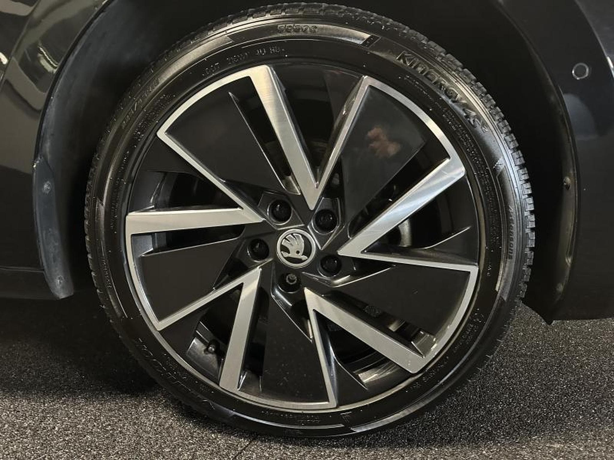 Skoda Octavia COMBI (2021) - Photo 6