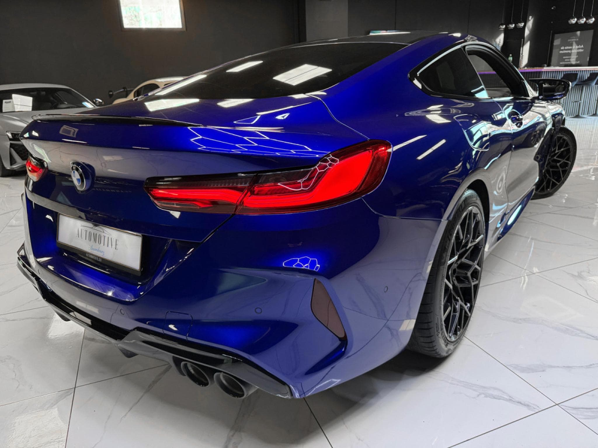 BMW M8 Competition xDrive Coupe (2021) - Photo 10