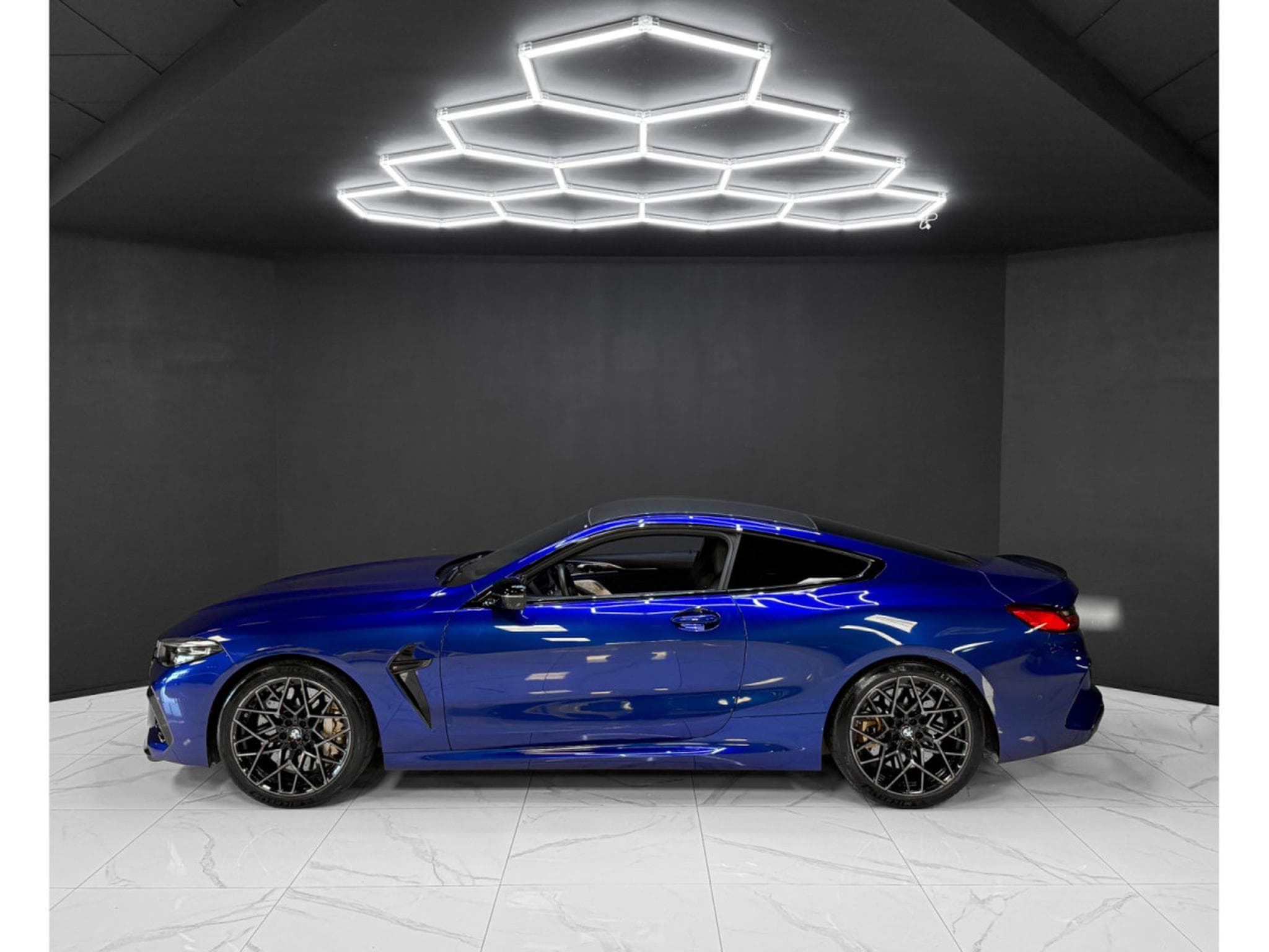 BMW M8 Competition xDrive Coupe (2021) - Photo 2