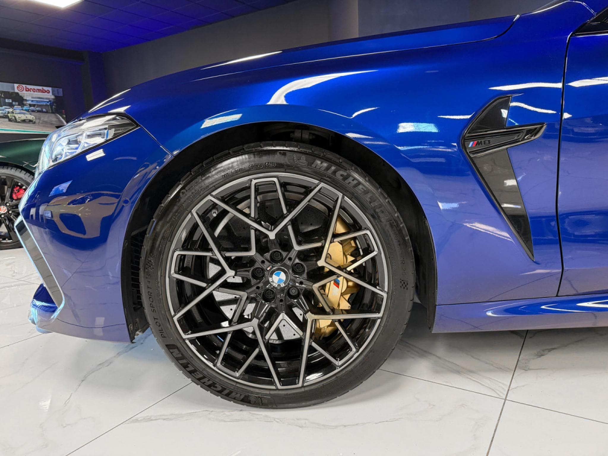 BMW M8 Competition xDrive Coupe (2021) - Photo 9