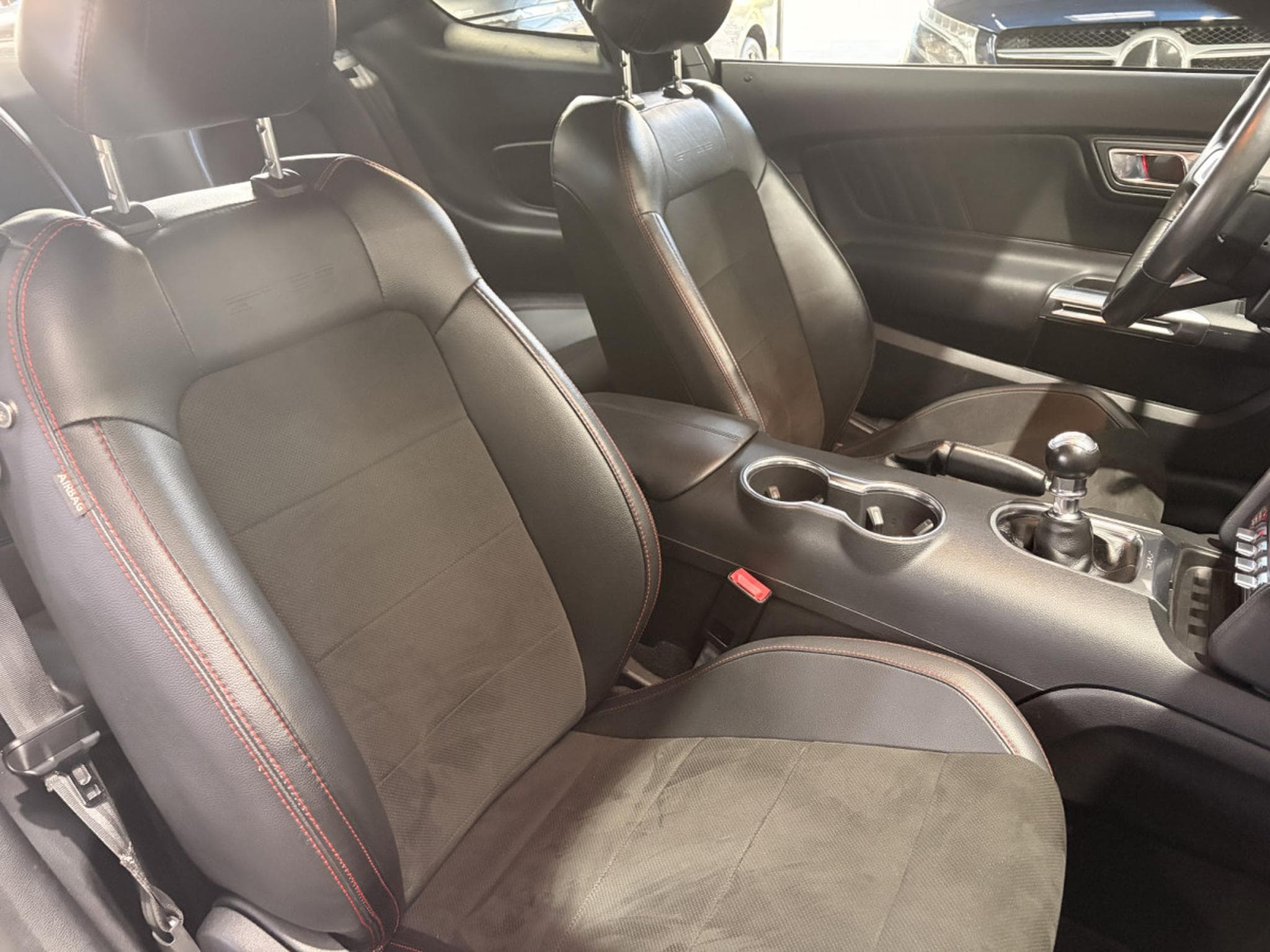 Ford Mustang V8 5.0 California Spécial (2019) - Photo 13