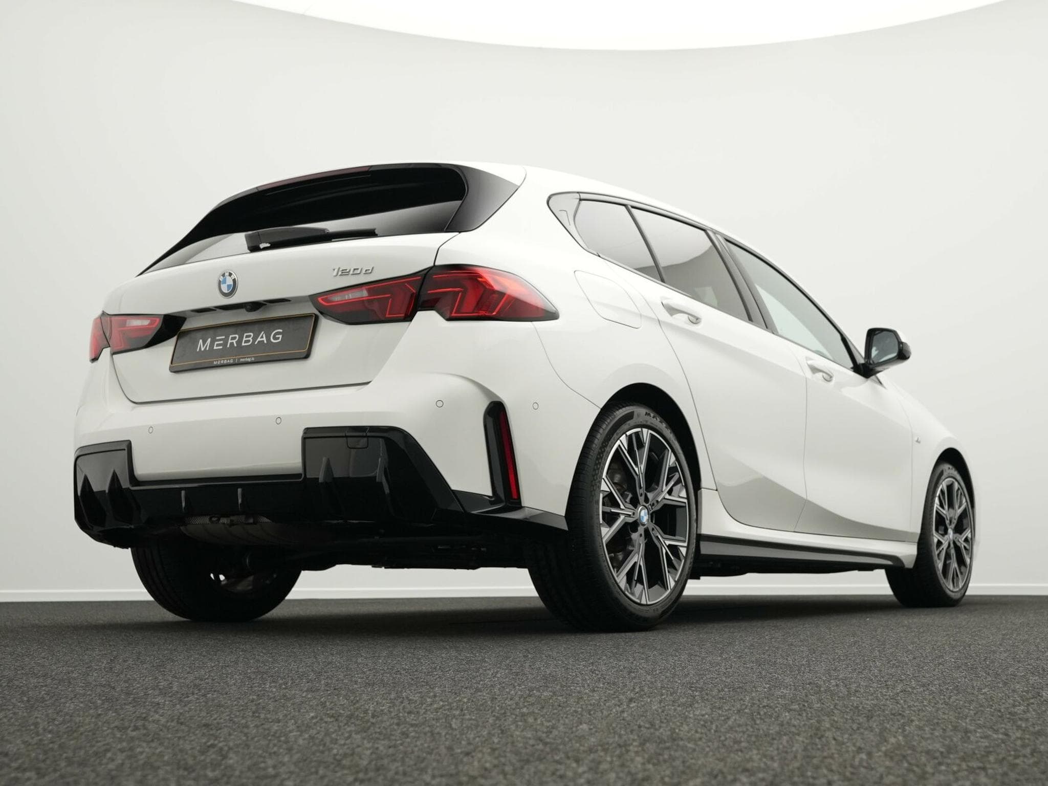 BMW 120 d M Sport LED+AHK+Headup+360°+18" (2024) - Foto 11