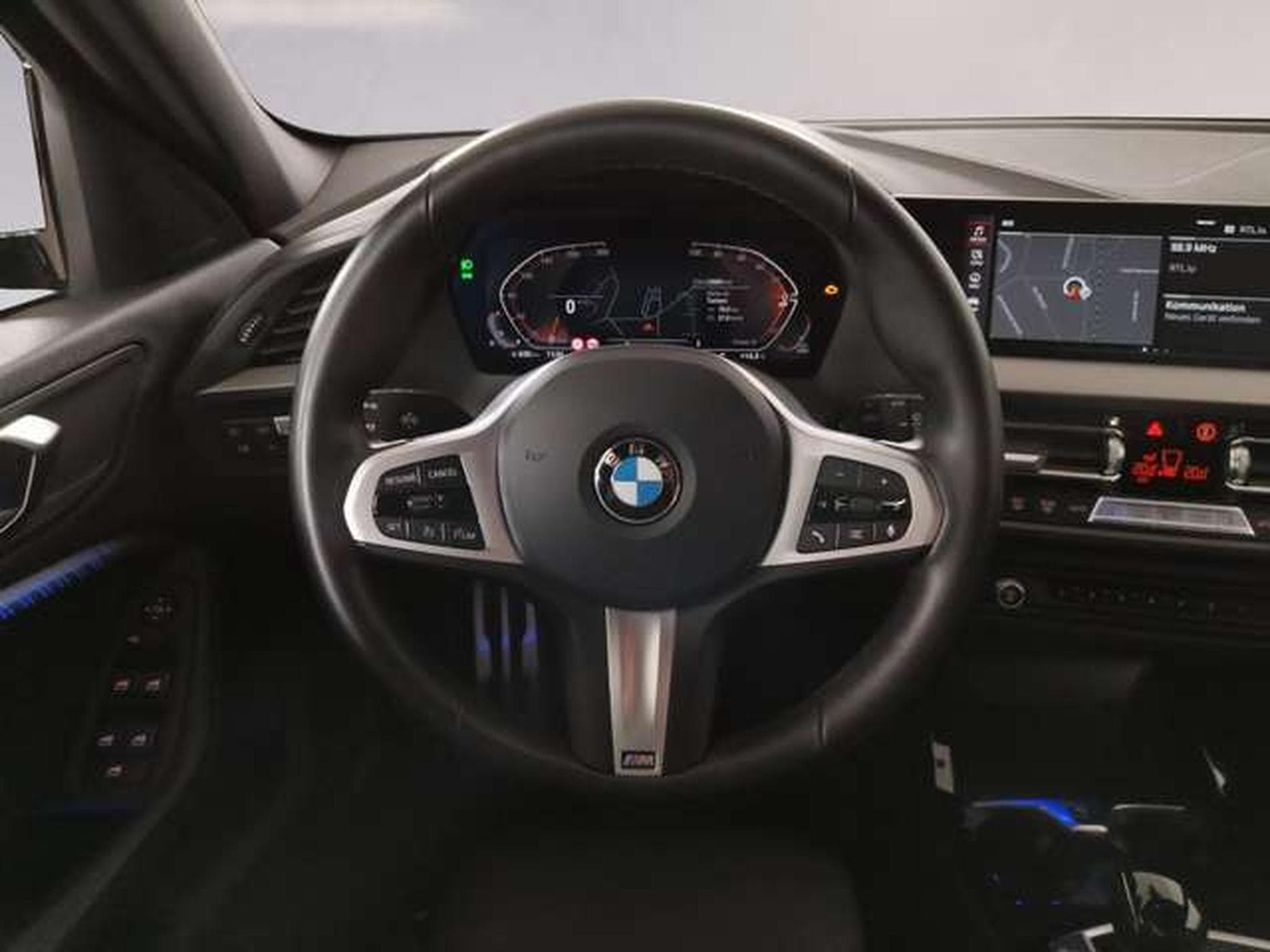 BMW 118 i DAB LED (2024) - Photo 12
