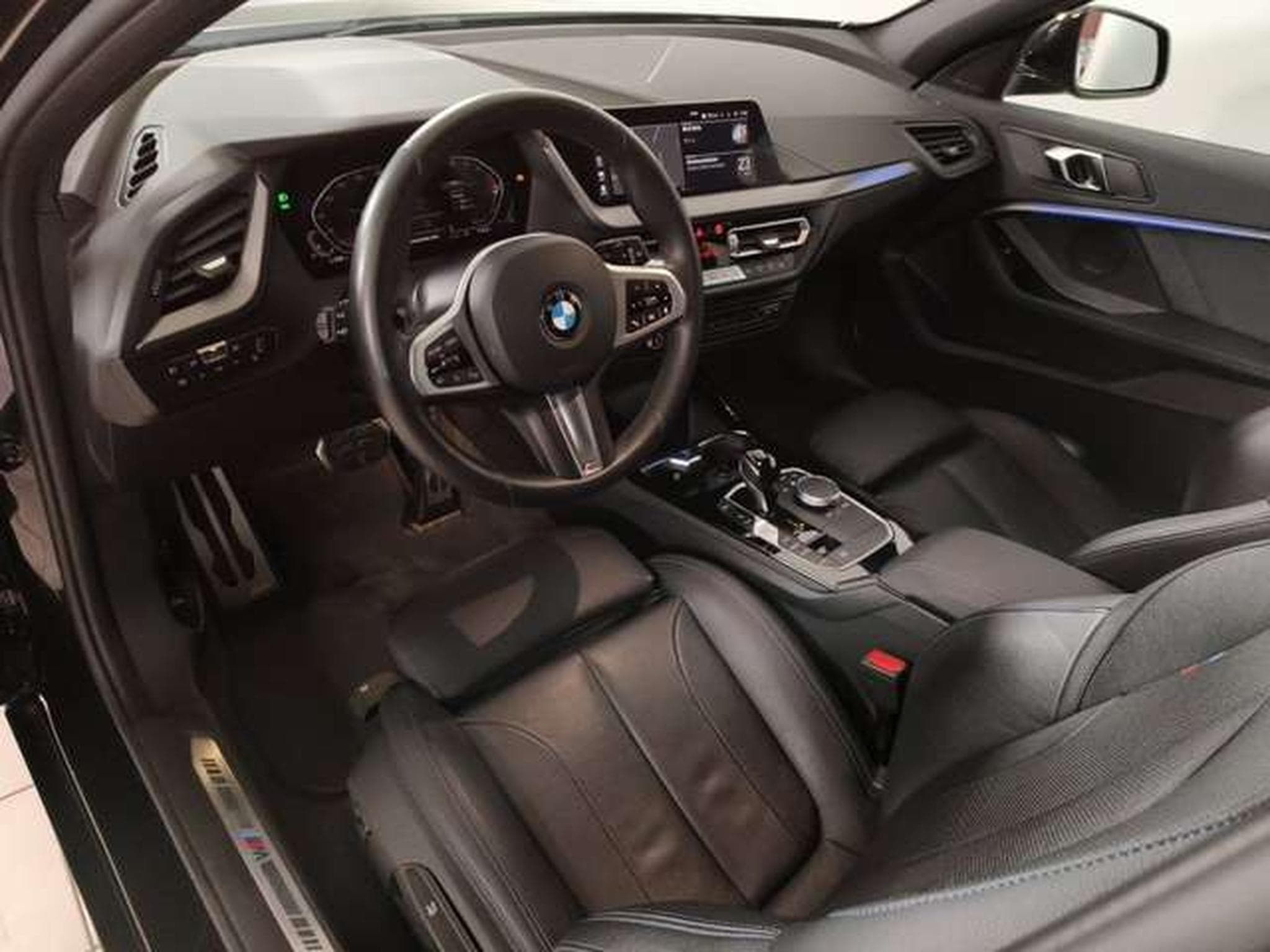 BMW 118 i DAB LED (2024) - Photo 6