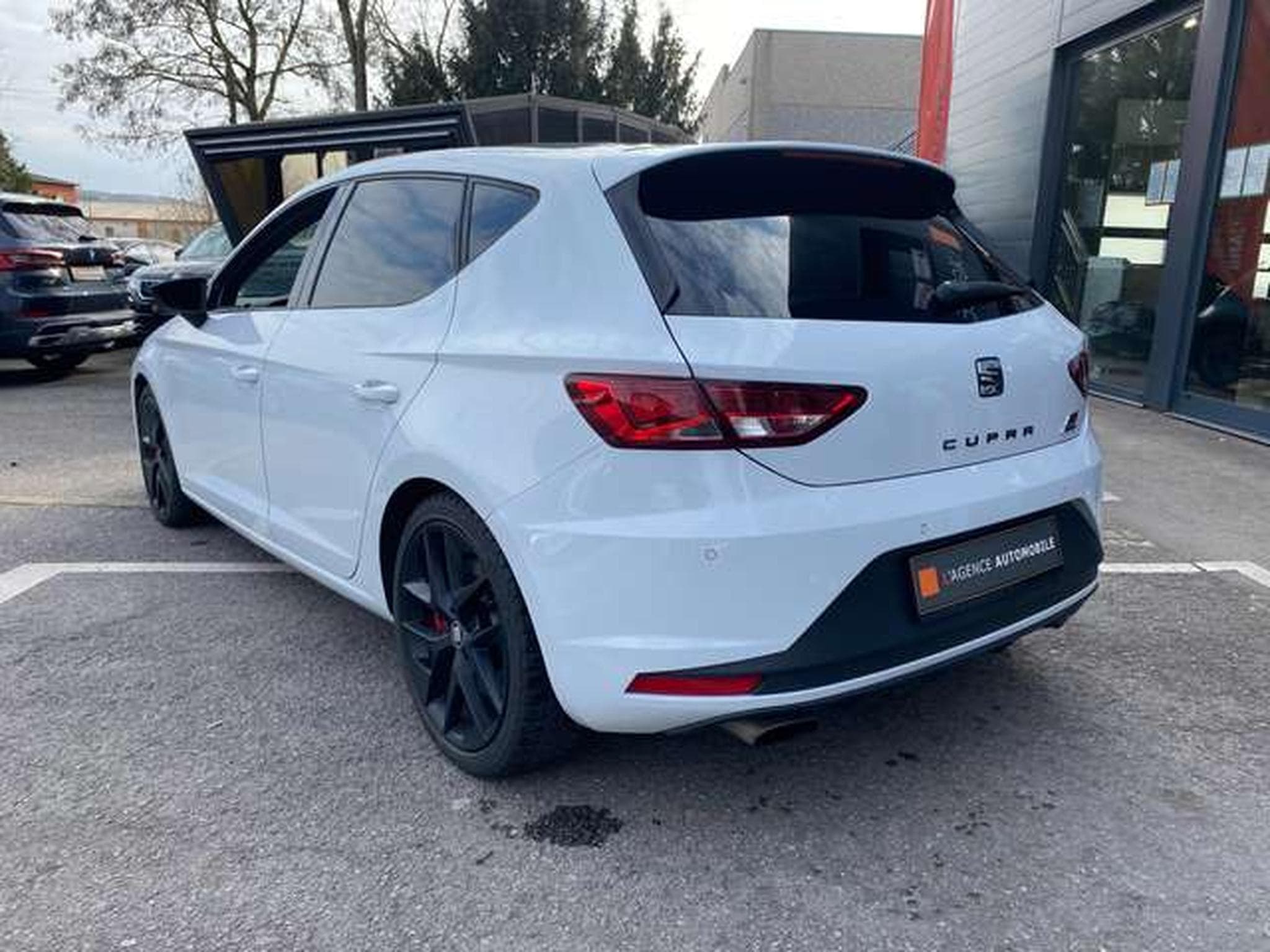 SEAT Leon Cupra 280ch  vente privée carnet complet (2015) - Photo 4