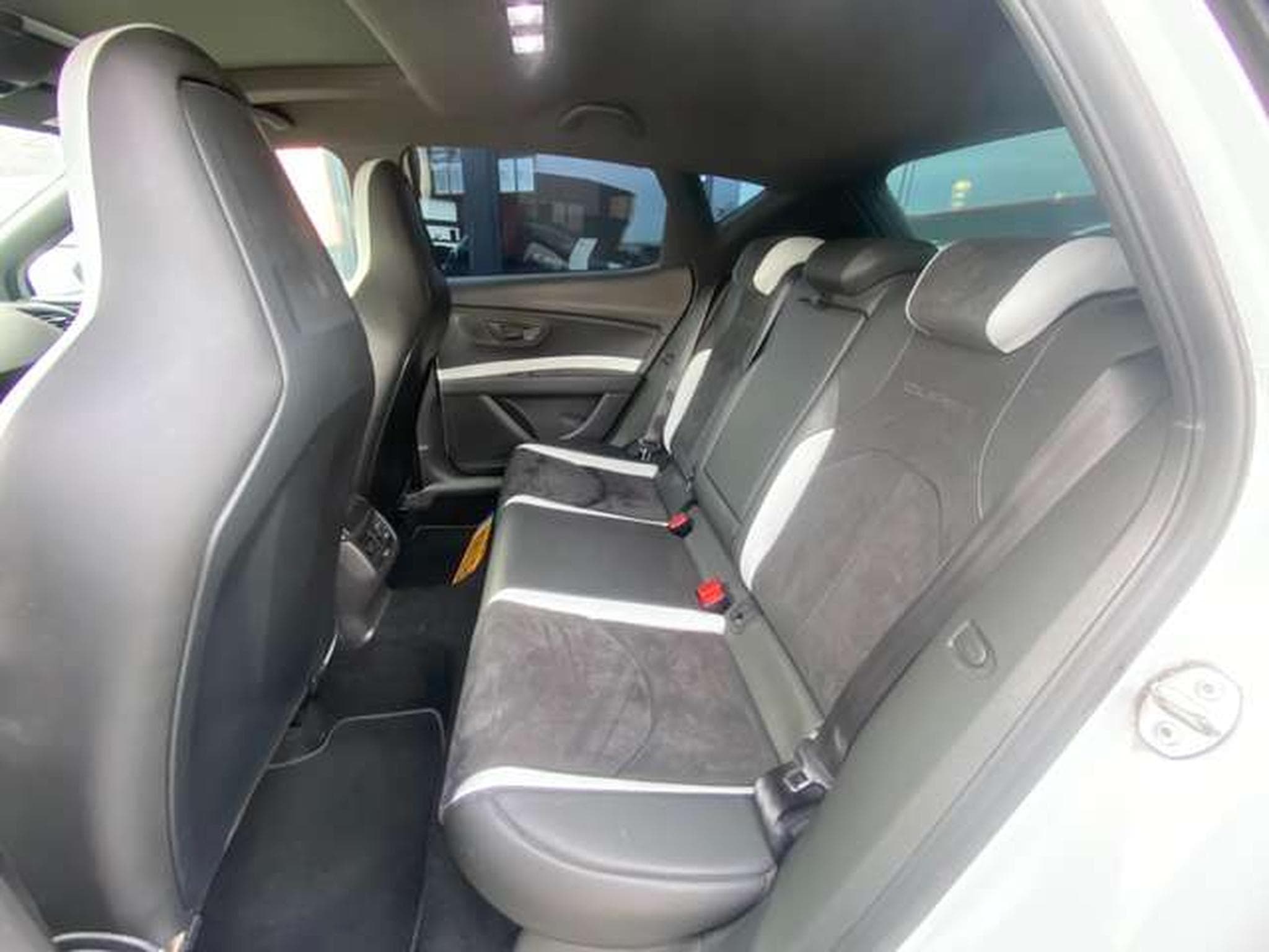 SEAT Leon Cupra 280ch  vente privée carnet complet (2015) - Photo 9