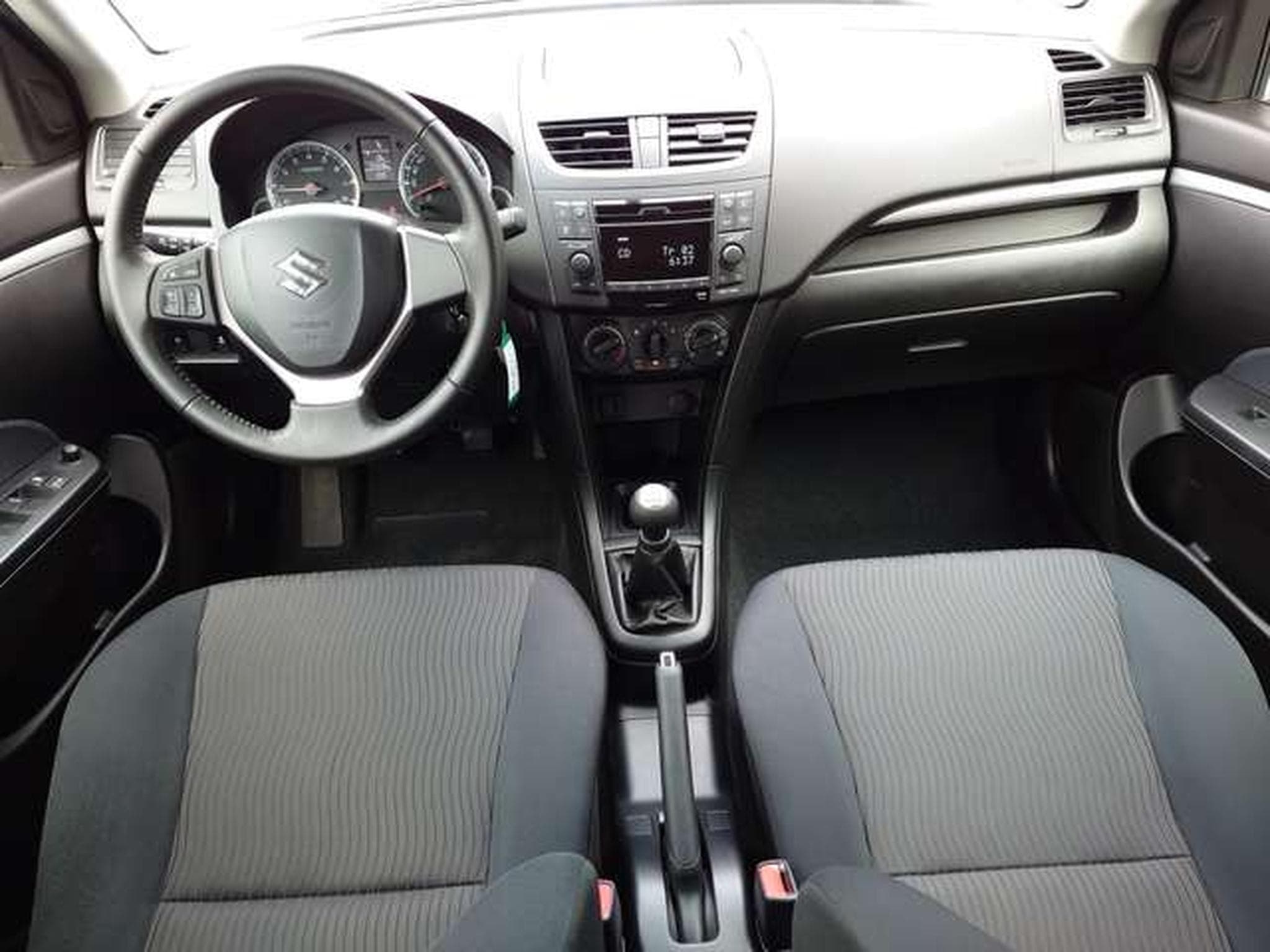 Suzuki Swift Swift 1.2i AWD GL 4x4 94 ps (2013) - Photo 4