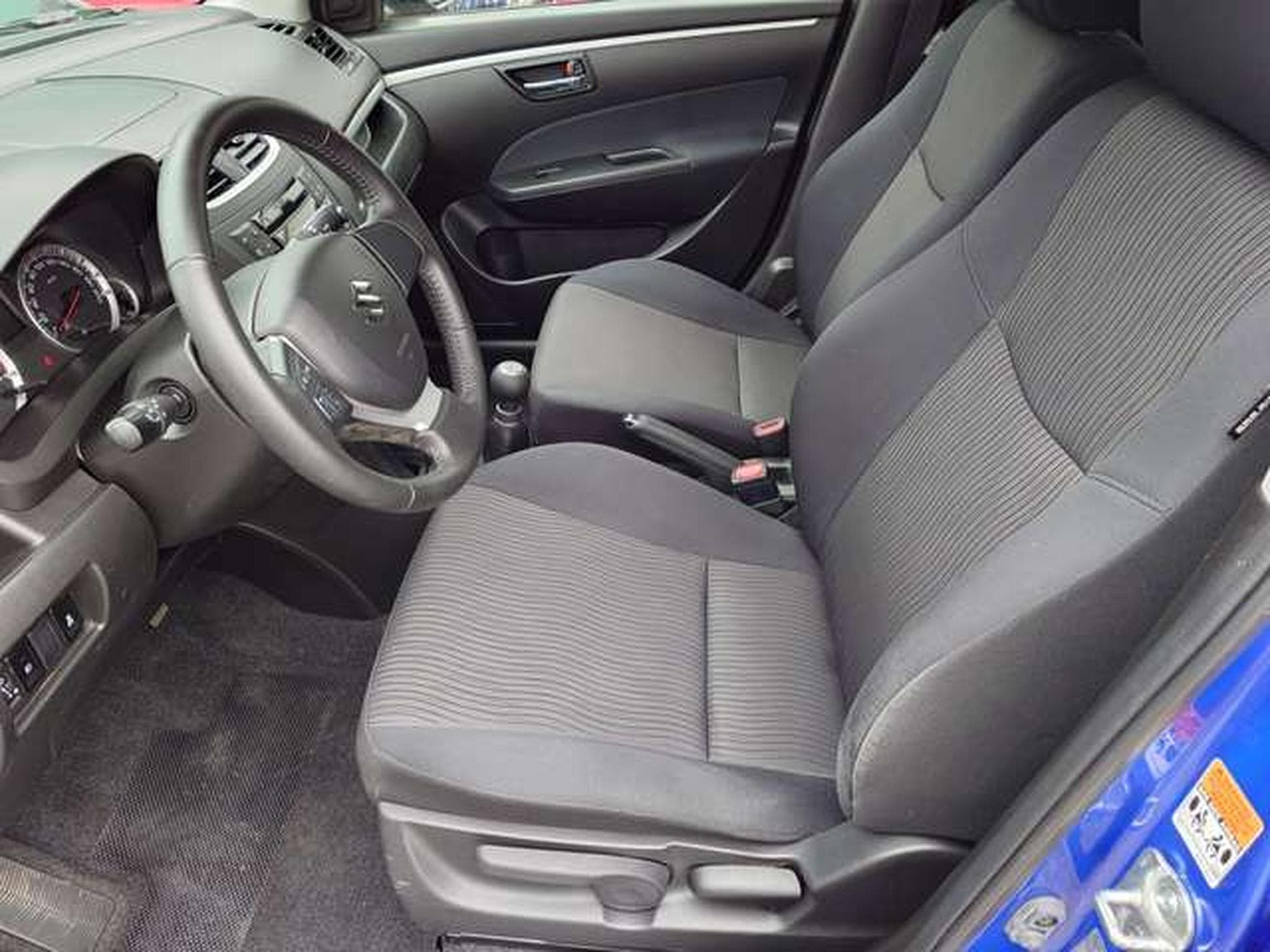 Suzuki Swift Swift 1.2i AWD GL 4x4 94 ps (2013) - Photo 5