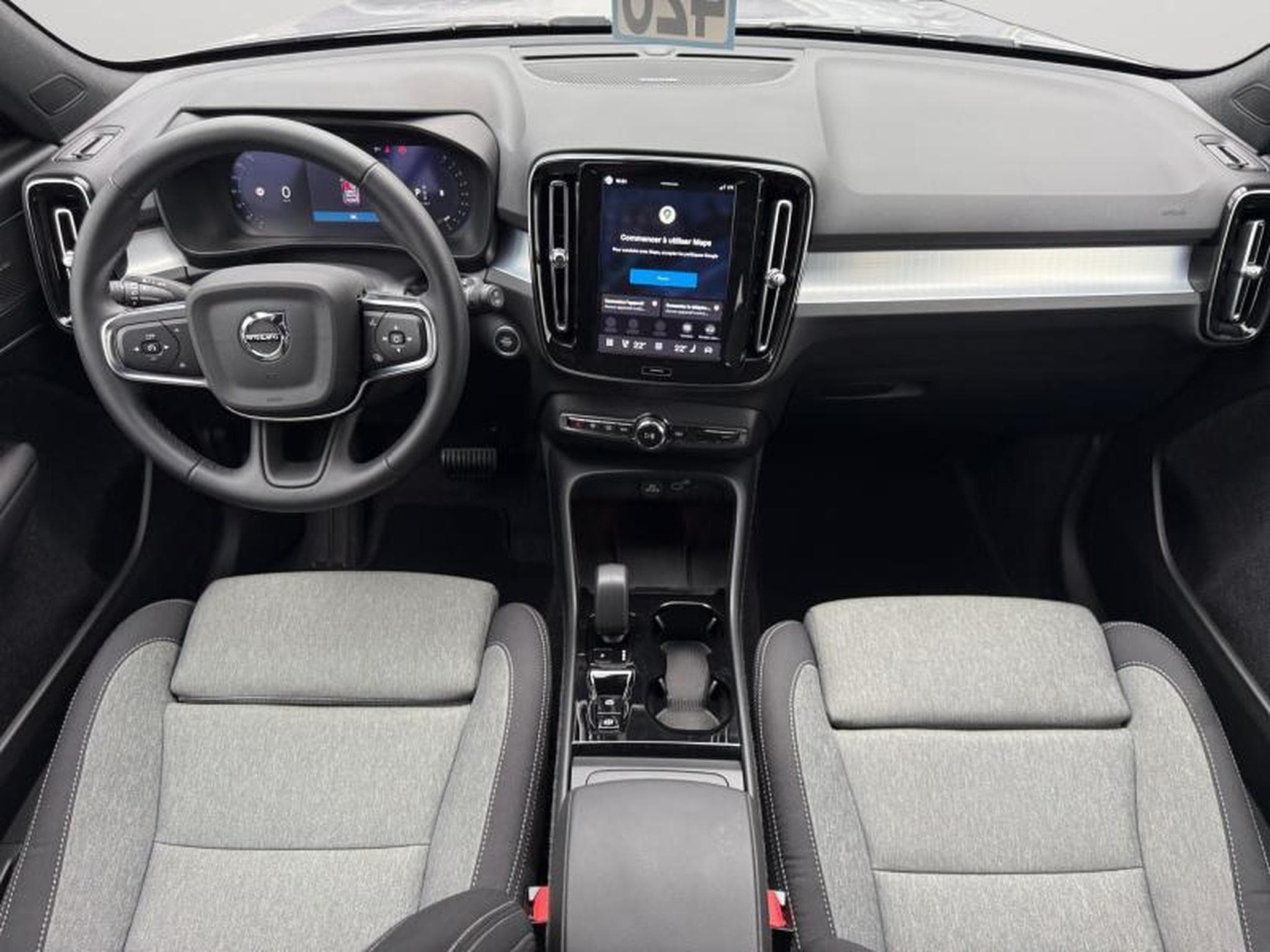 Volvo XC40 B3 Plus Dark / Essence (2025) - Photo 10