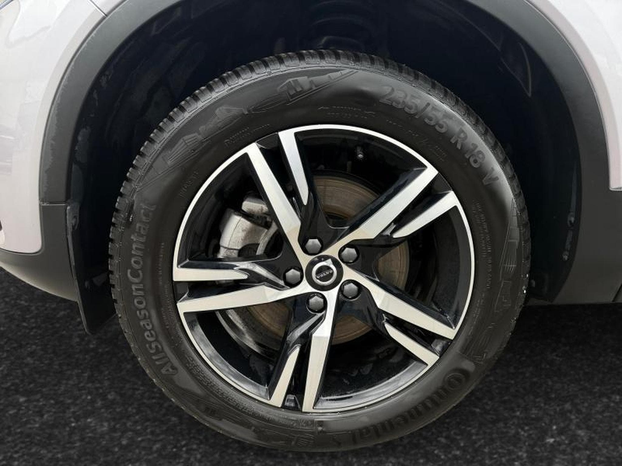 Volvo XC40 B3 Plus Dark / Essence (2025) - Photo 14