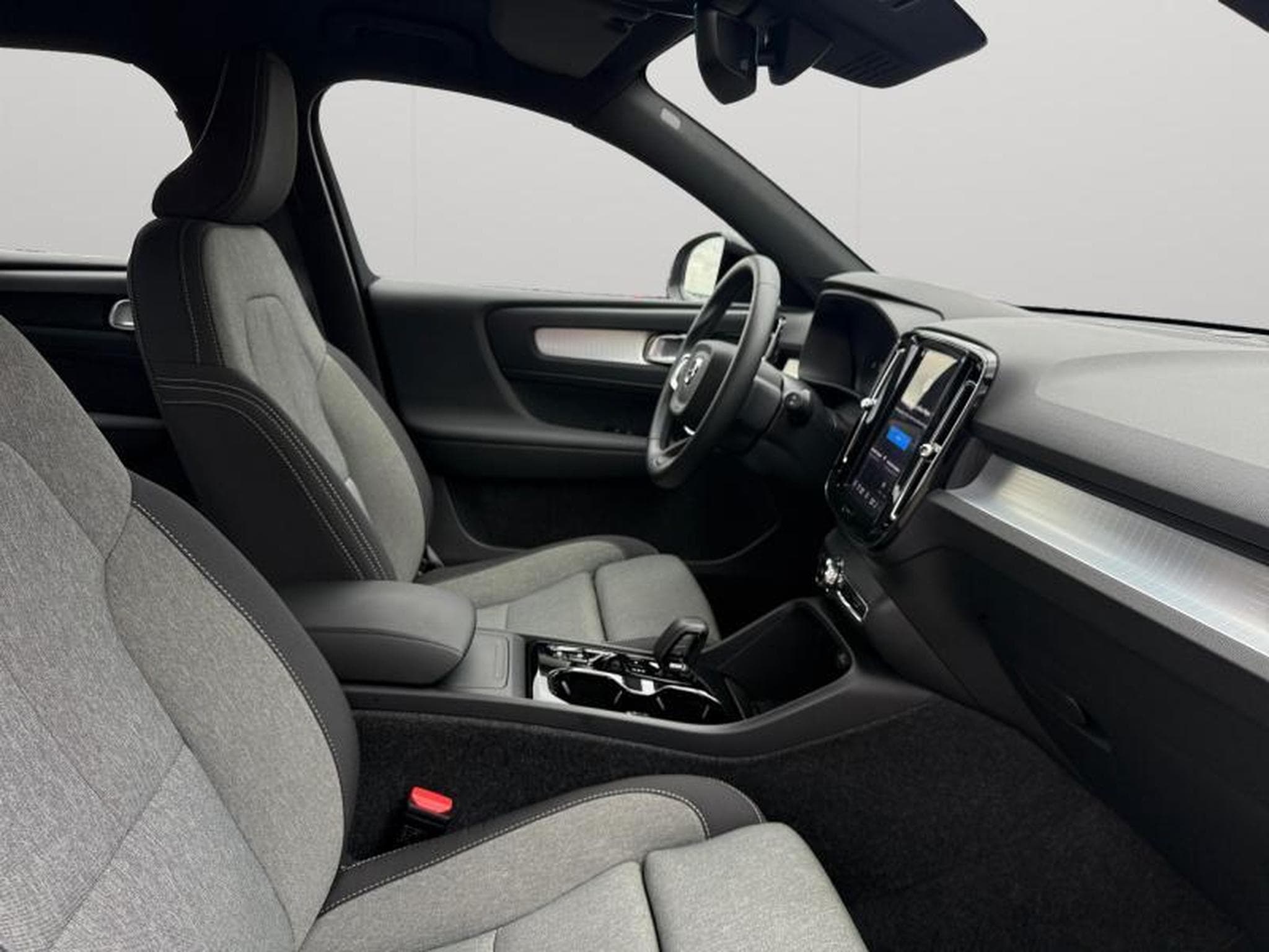 Volvo XC40 B3 Plus Dark / Essence (2025) - Photo 15