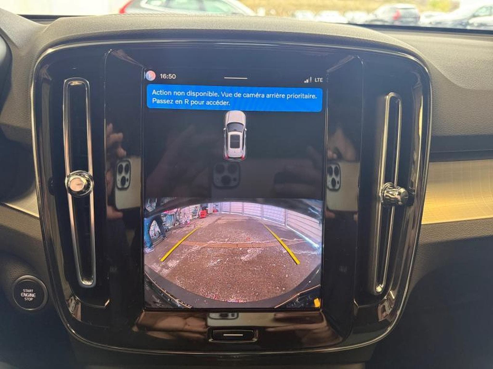 Volvo XC40 B3 Plus Dark / Essence (2025) - Photo 16