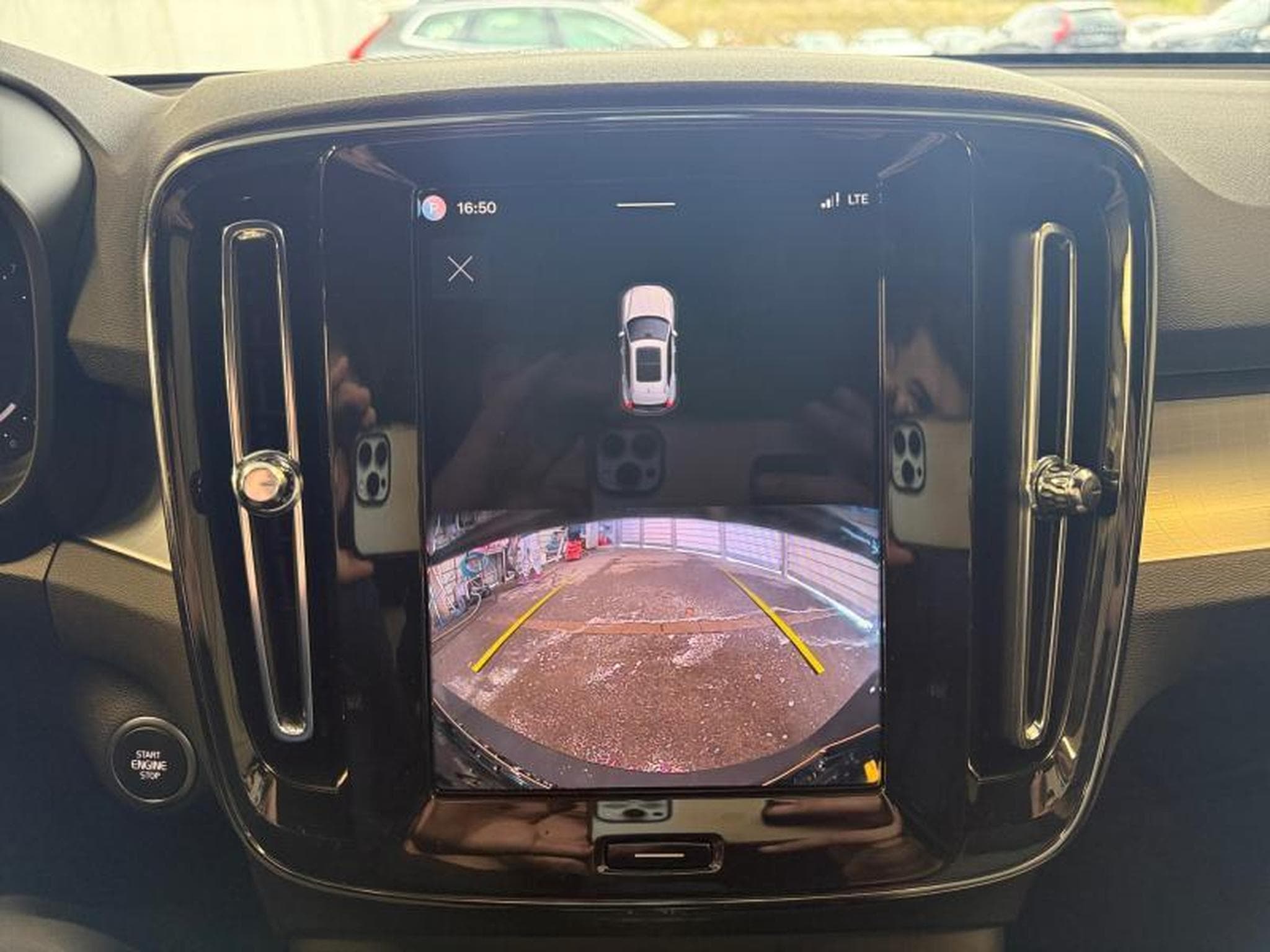 Volvo XC40 B3 Plus Dark / Essence (2025) - Photo 17