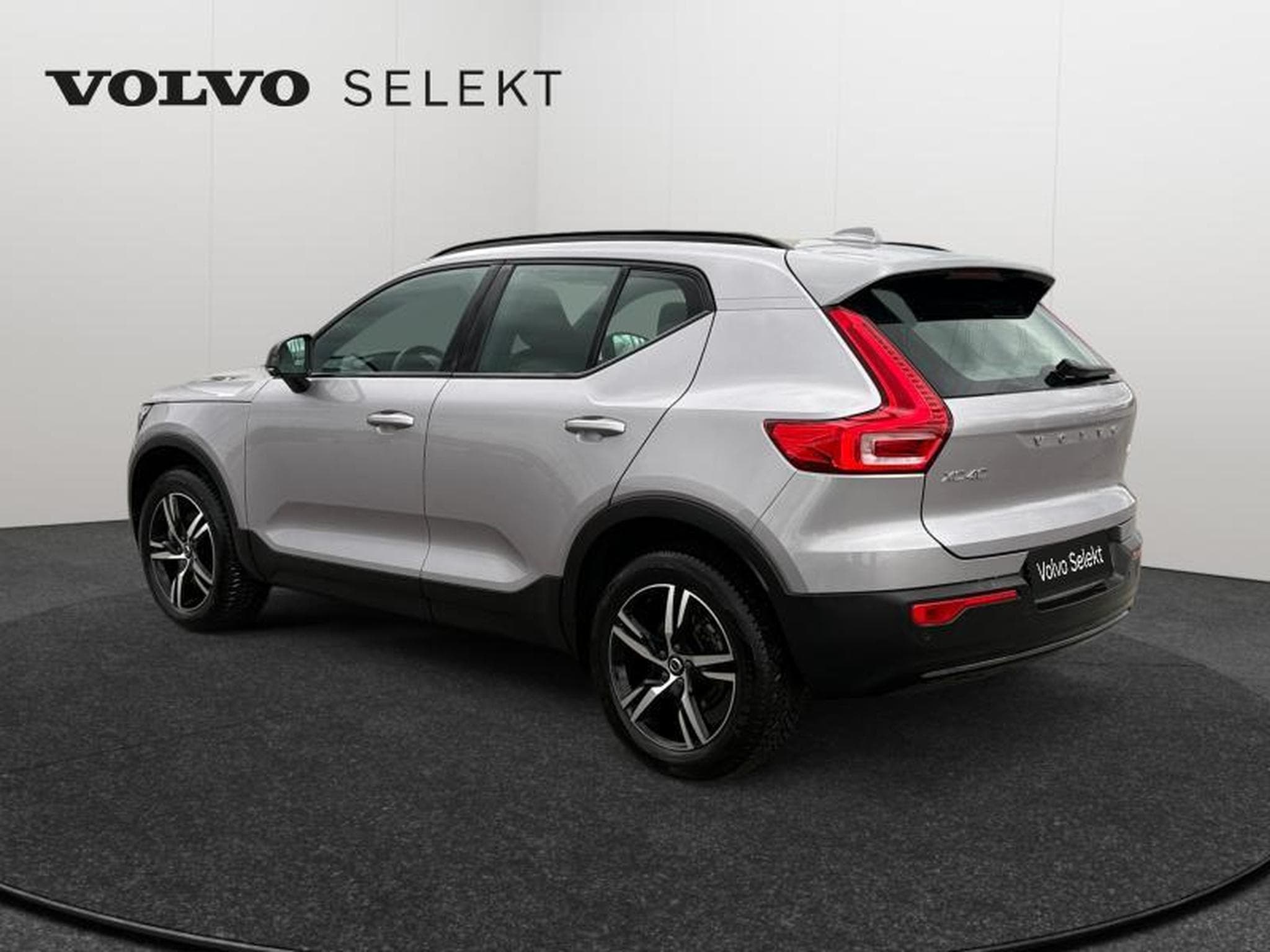 Volvo XC40 B3 Plus Dark / Essence (2025) - Photo 3