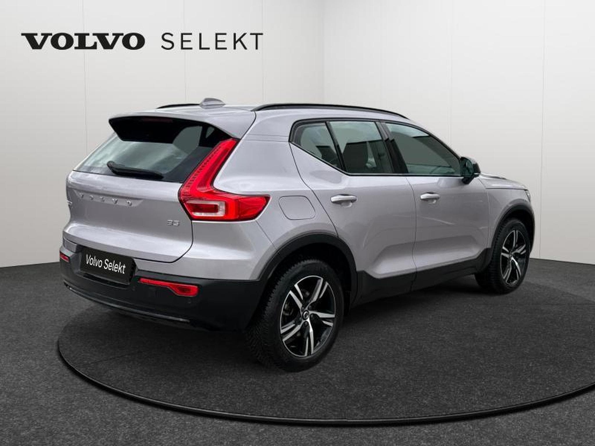Volvo XC40 B3 Plus Dark / Essence (2025) - Photo 5