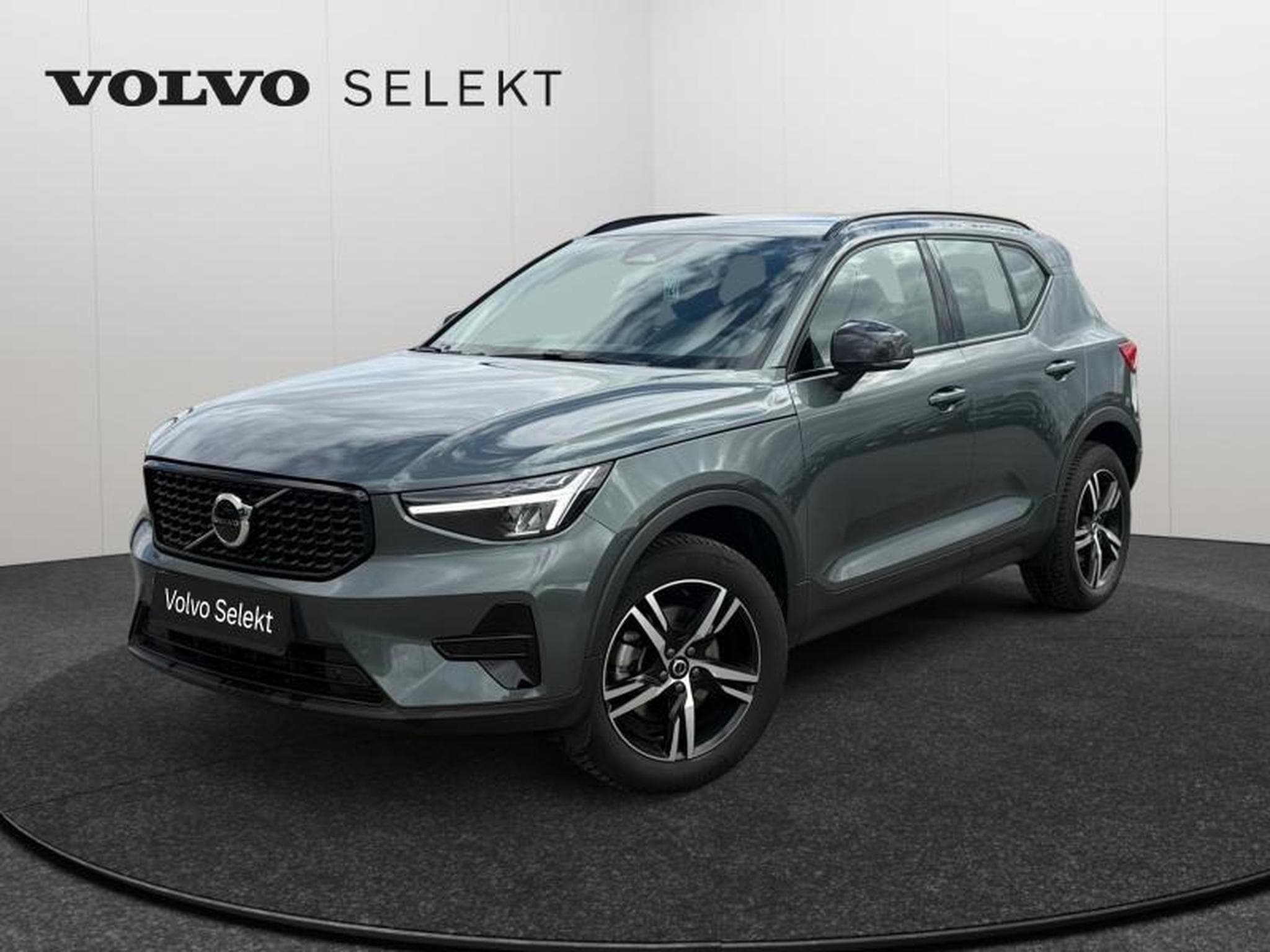 Volvo XC40 B3 Plus Dark / Essence (2025) - Foto 1