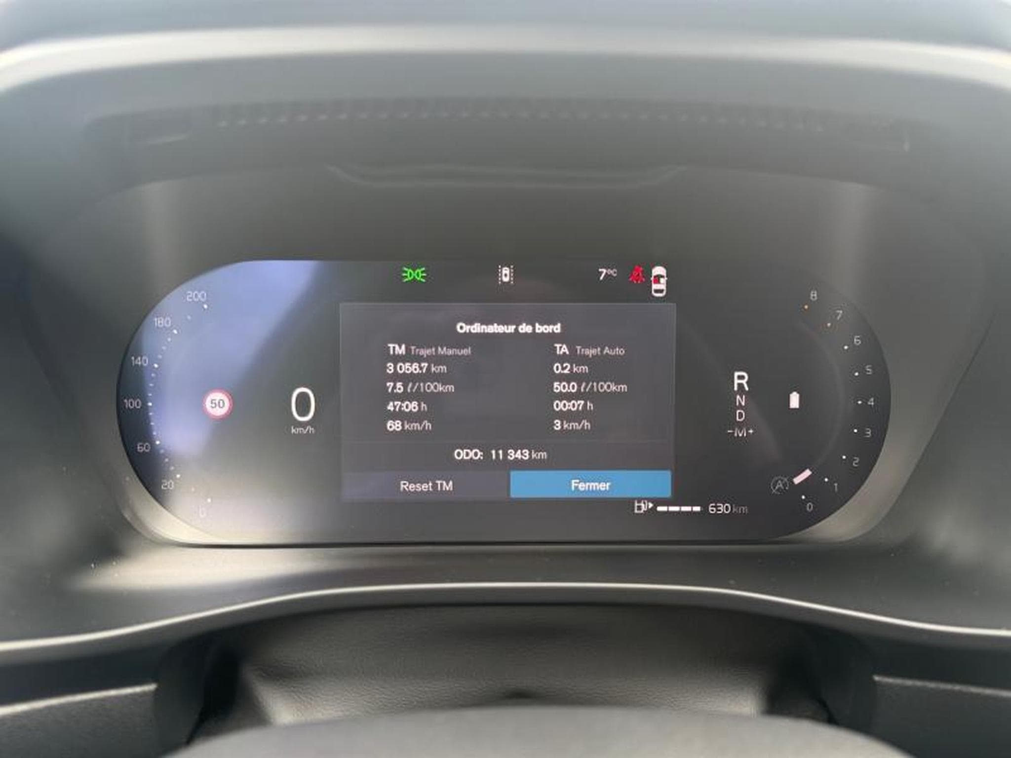 Volvo XC40 B3 Plus Dark / Essence (2025) - Foto 18