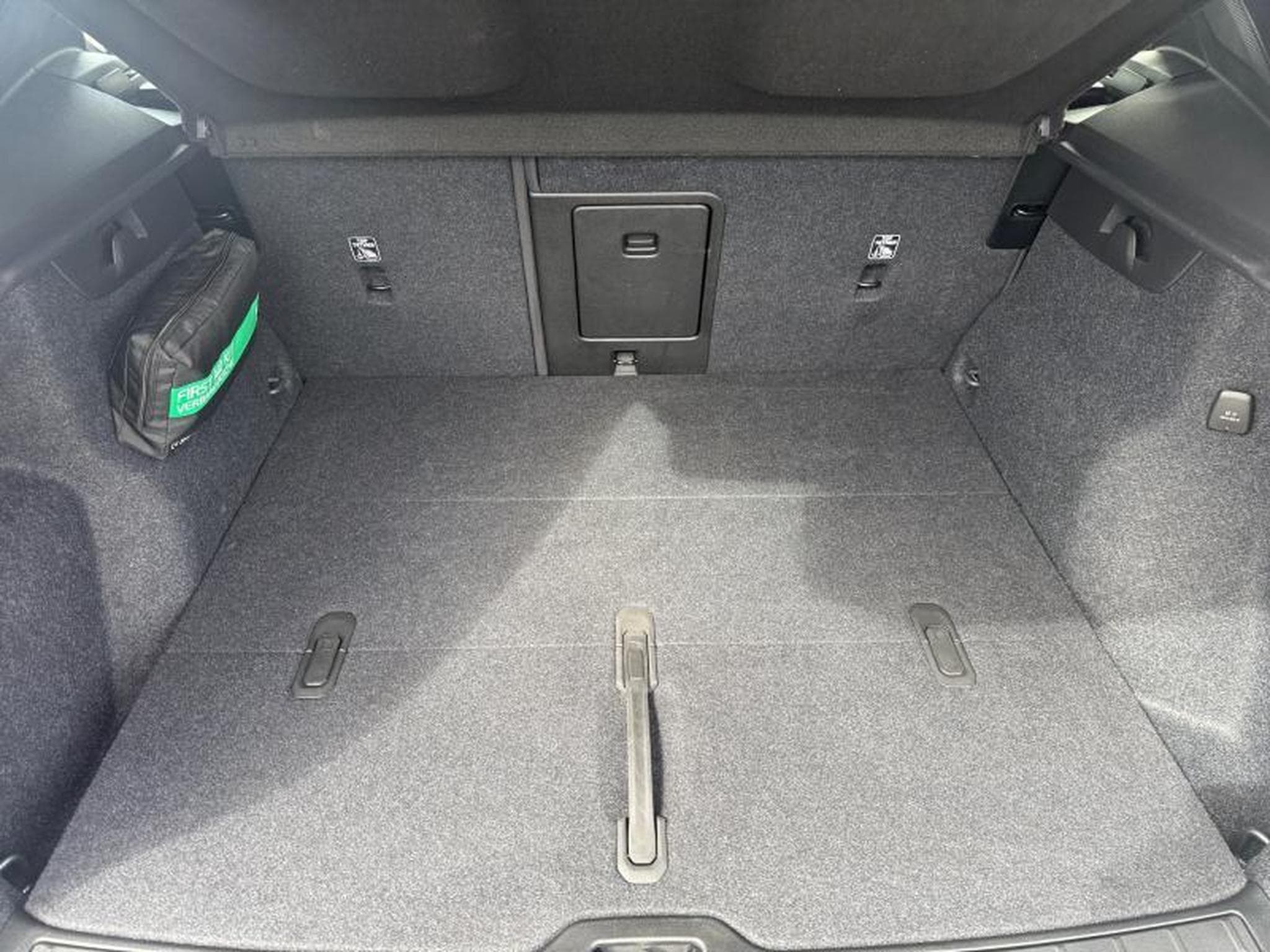 Volvo XC40 B3 Plus Dark / Essence (2025) - Foto 19