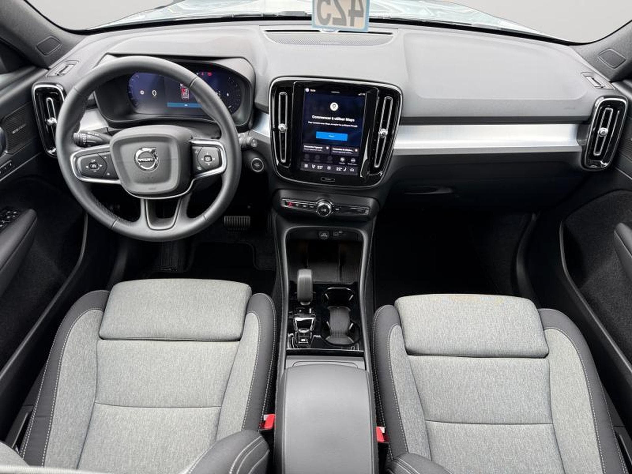 Volvo XC40 B3 Plus Dark / Essence (2025) - Photo 10