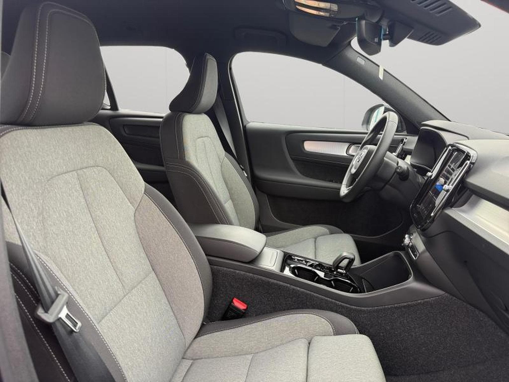 Volvo XC40 B3 Plus Dark / Essence (2025) - Photo 15