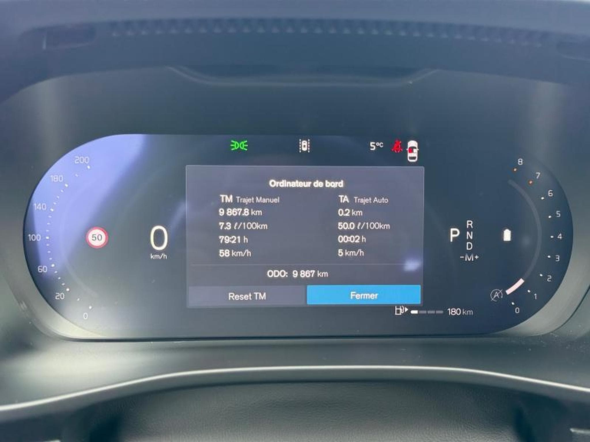 Volvo XC40 B3 Plus Dark / Essence (2025) - Photo 18