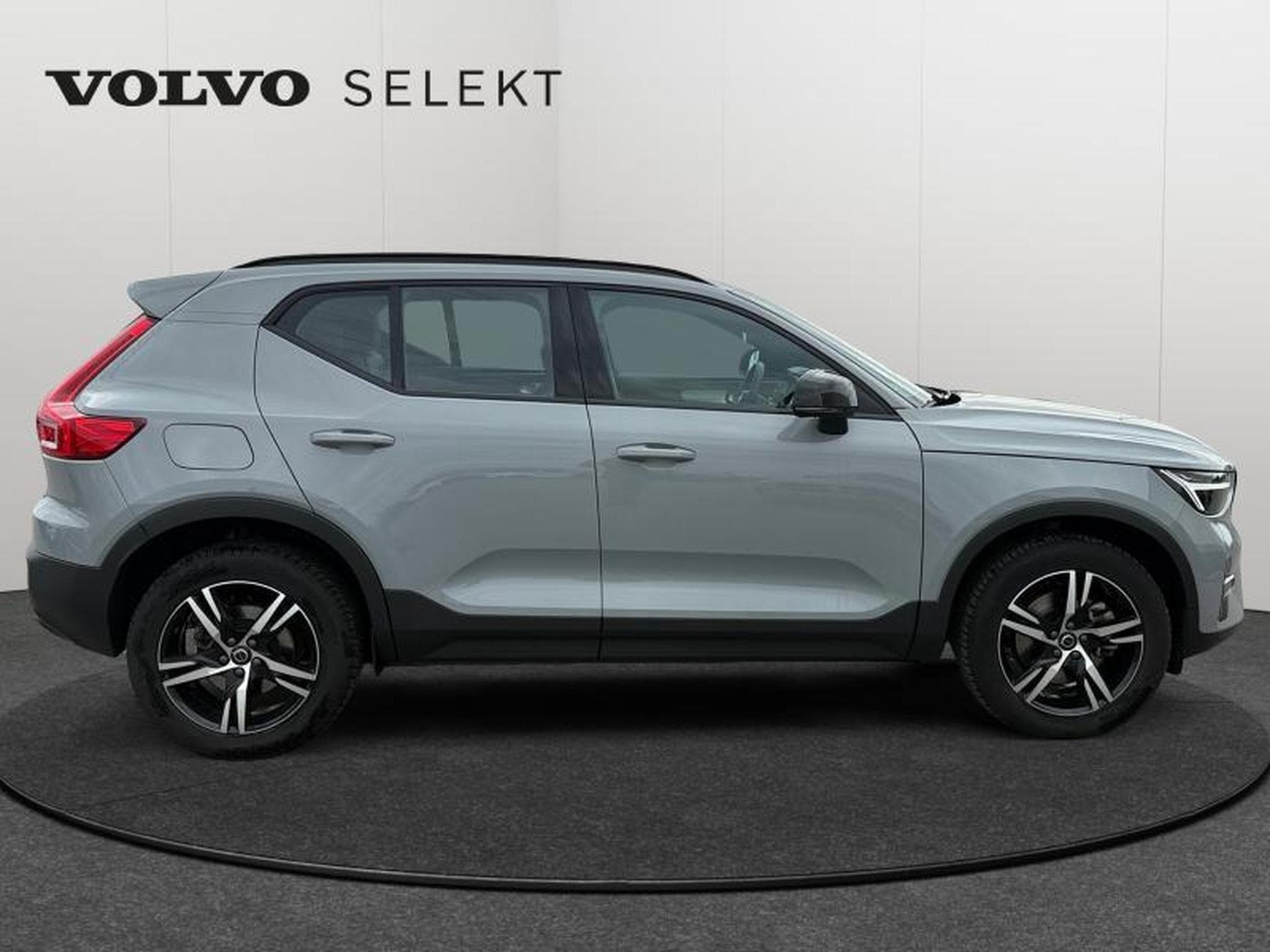 Volvo XC40 B3 Plus Dark / Essence (2025) - Photo 6