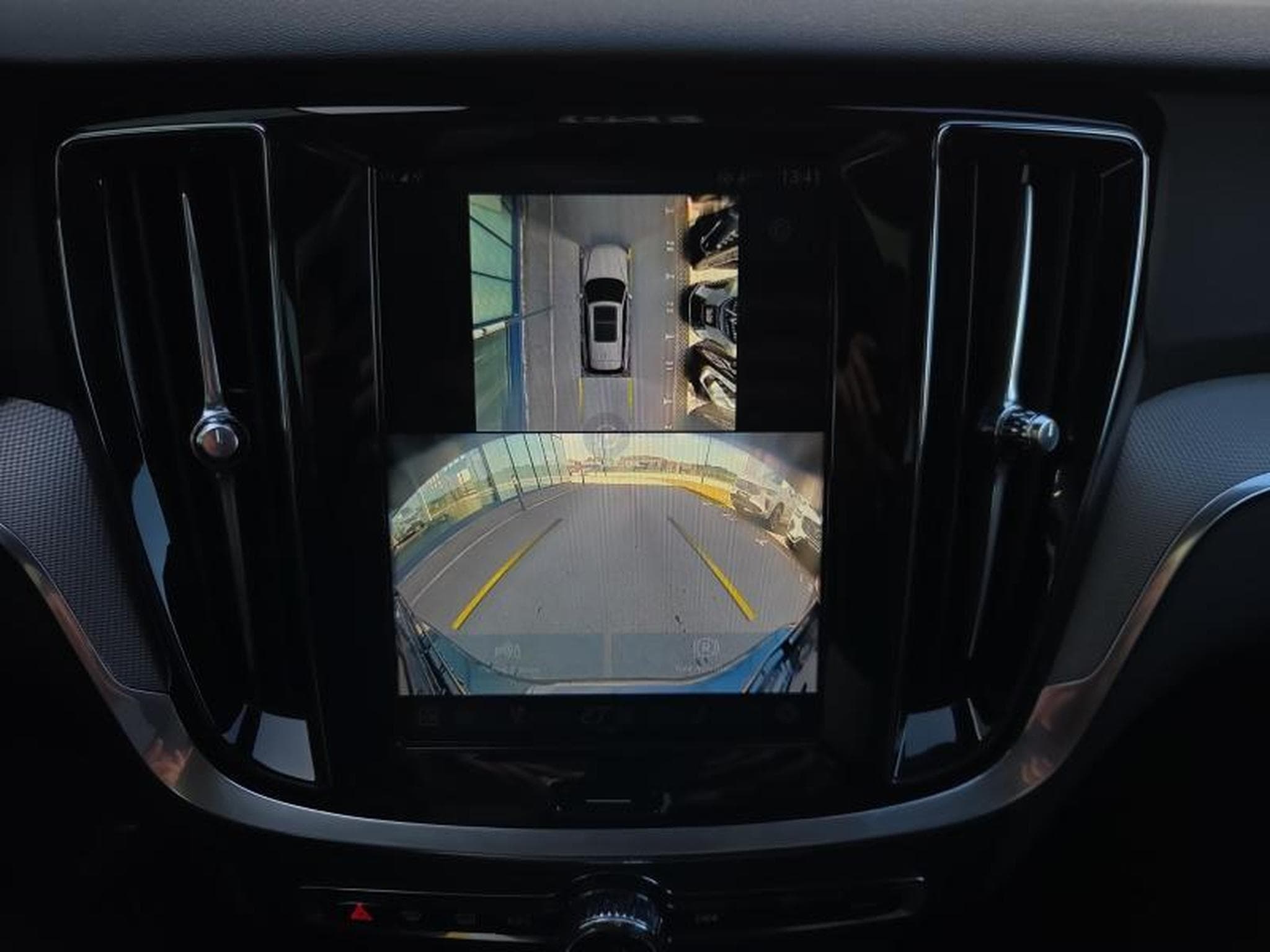 Volvo V60 B4 Plus Dark / Essence (2025) - Foto 17