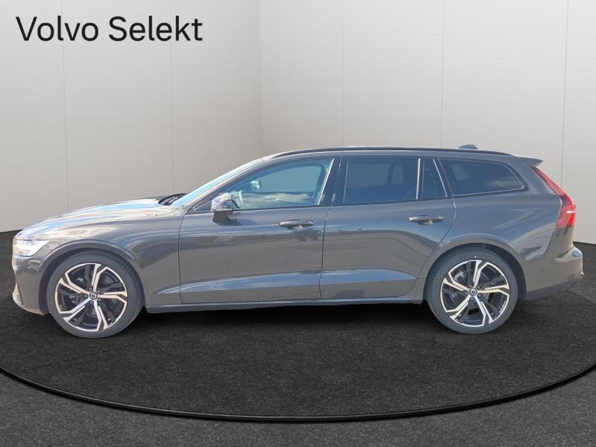 Volvo V60 B4 Plus Dark / Essence (2025) - Foto 2