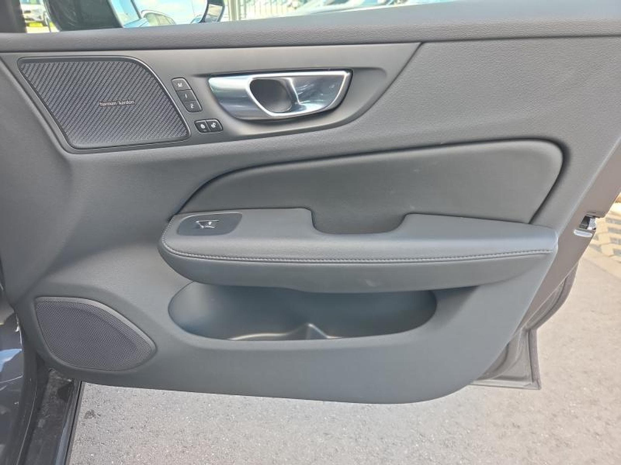 Volvo V60 B4 Plus Dark / Essence (2025) - Foto 21