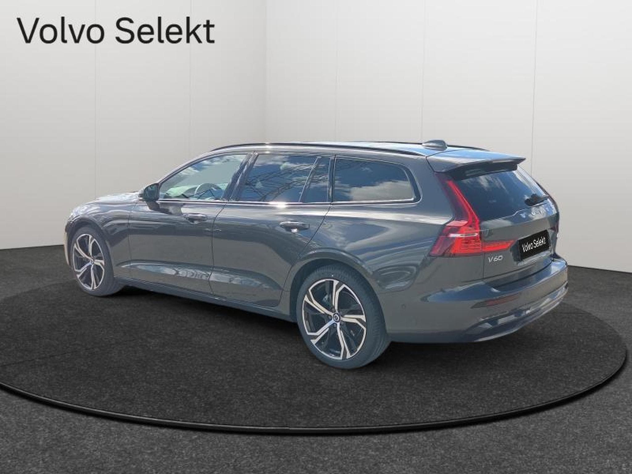 Volvo V60 B4 Plus Dark / Essence (2025) - Foto 3