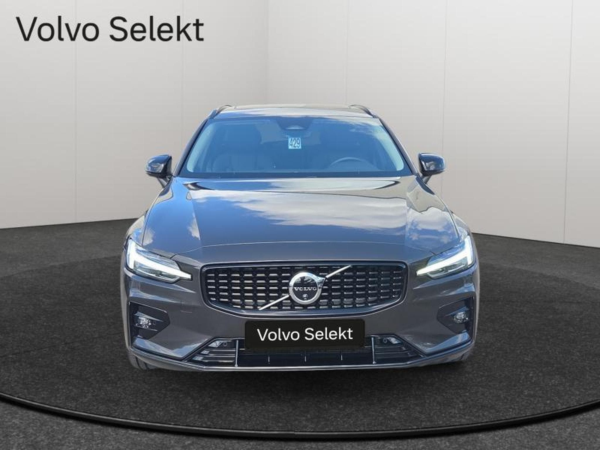 Volvo V60 B4 Plus Dark / Essence (2025) - Foto 8